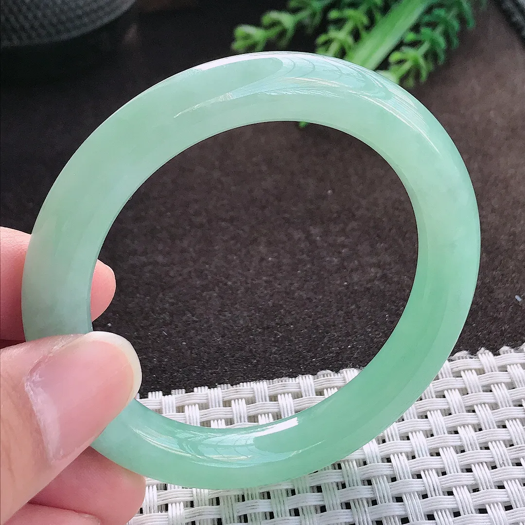 天然a货翡翠52/9.6/9.3老坑冰胶果冻冰晴满绿圆条手镯甜绿玉手镯