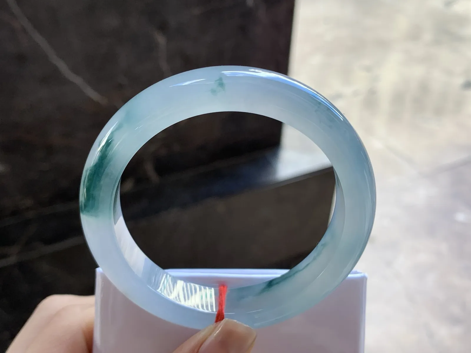 56-12-8.8

冰蓝花手镯^_^冰透飘花灵韵