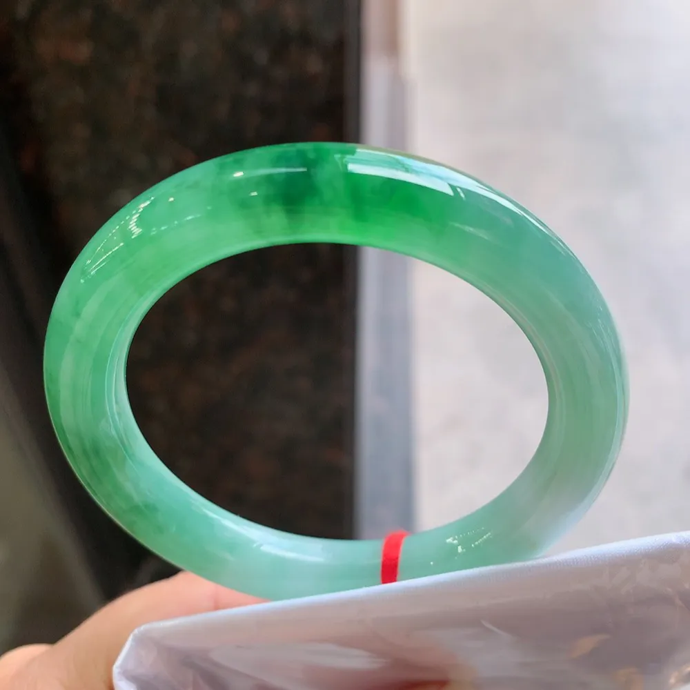 圆条高冰辣绿 无瑕 尺寸:55.1/9.7 种色兼备