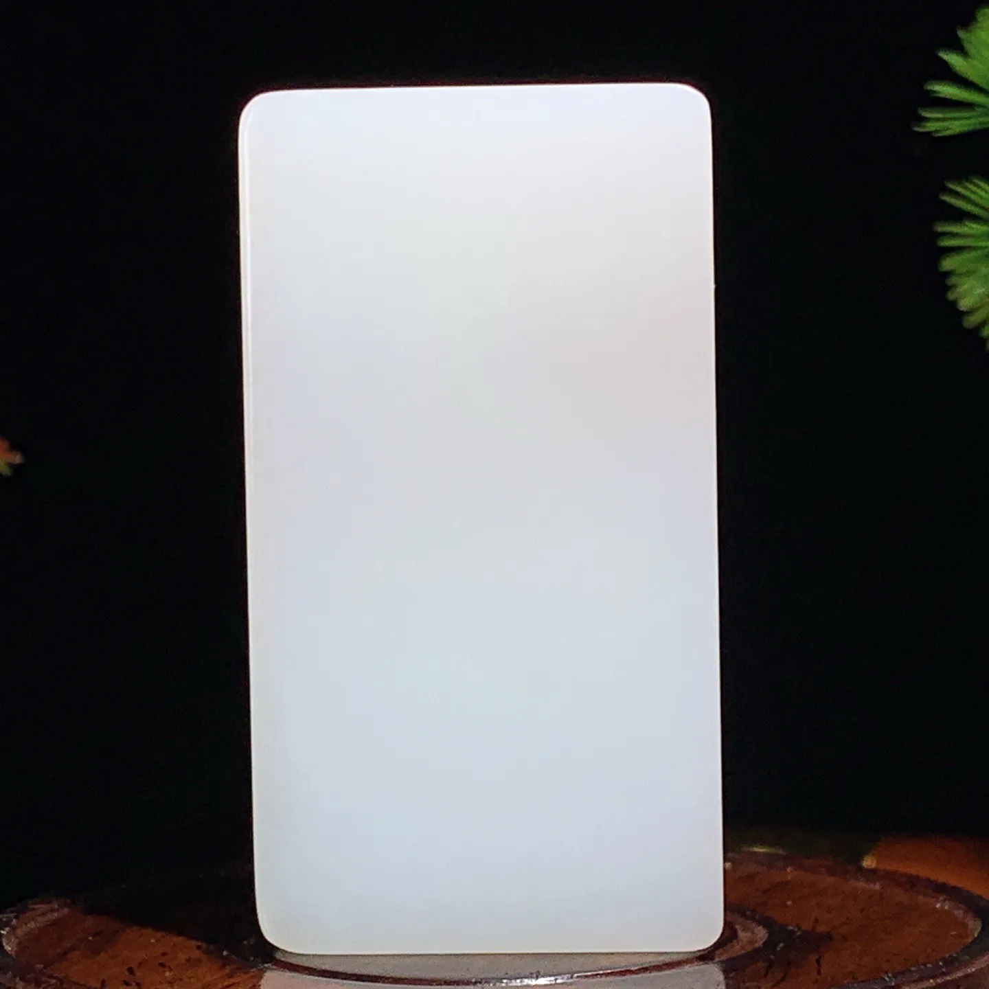 收藏级！新疆和田玉羊脂白且末糖平安无事牌挂件。尺寸70/38/15重111.5克。玉质细腻油润！手推出油。佩戴高端典雅。lt251119