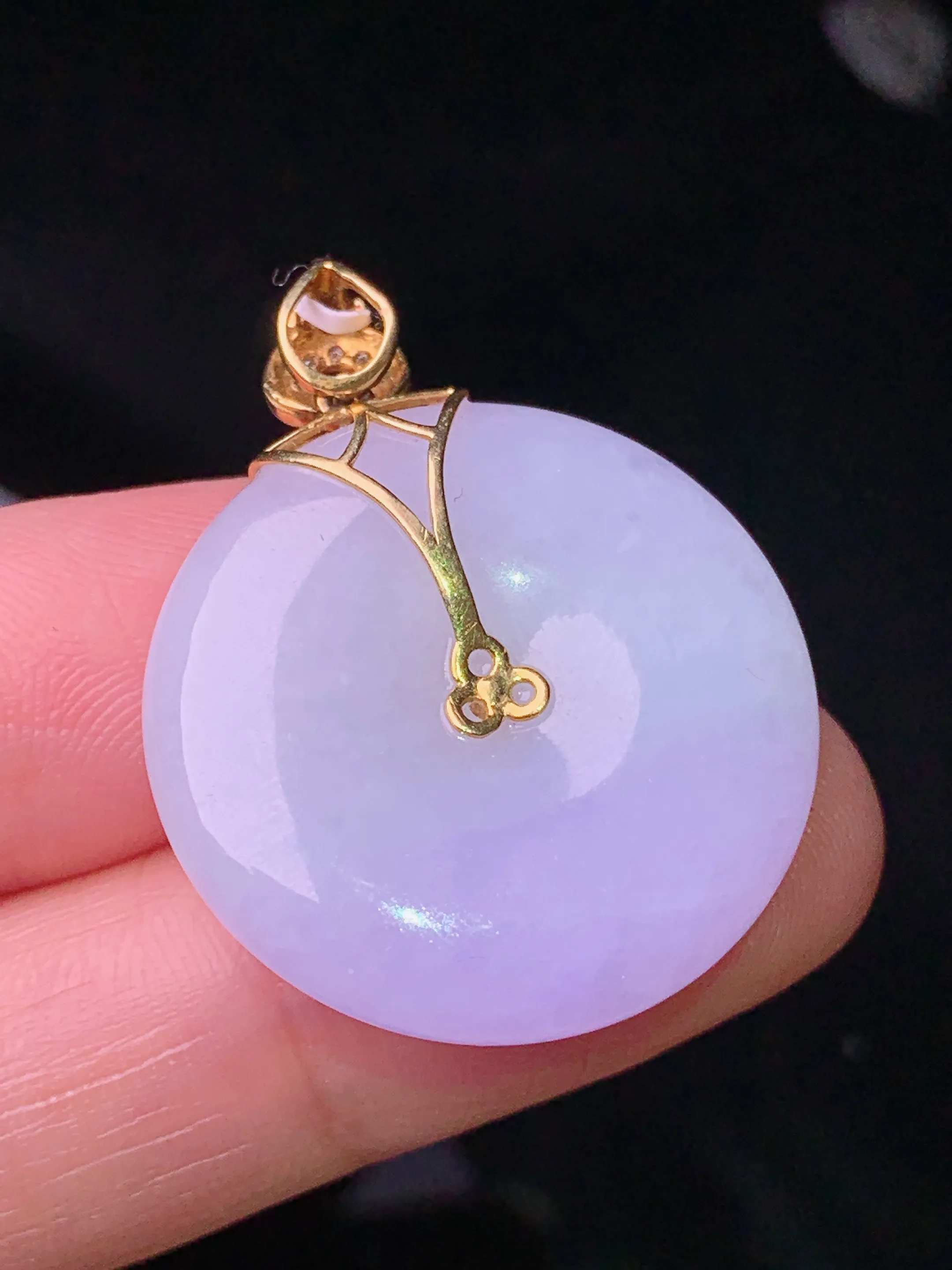 18k金钻镶嵌紫罗兰平安扣吊坠 玉质细腻 色泽清新艳丽 整体尺寸31.8*25*5.6