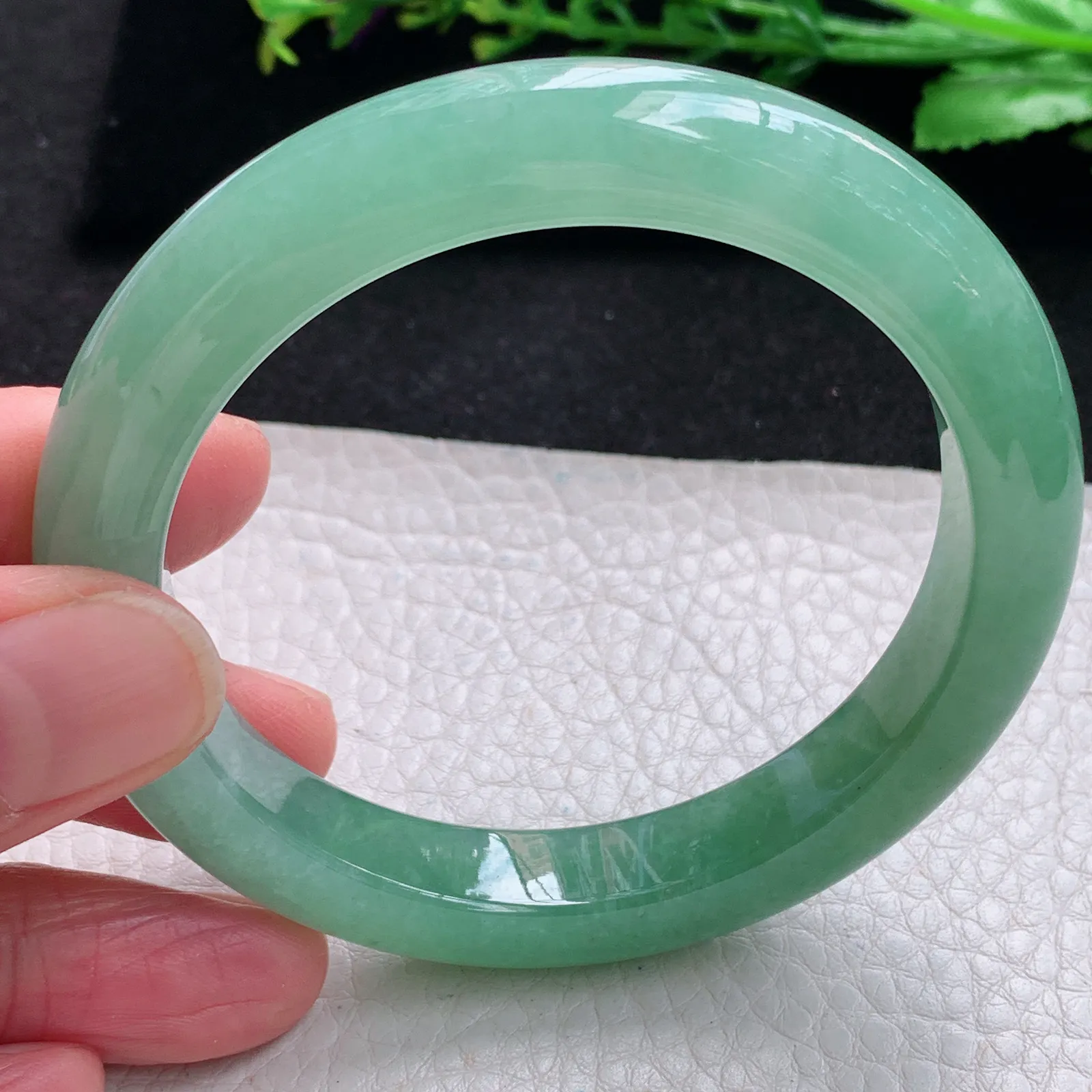 yh自然光56.6*10.5*9平安镯 缅甸翡翠a货玉手镯冰绿秀气宽边珠宝玉手环