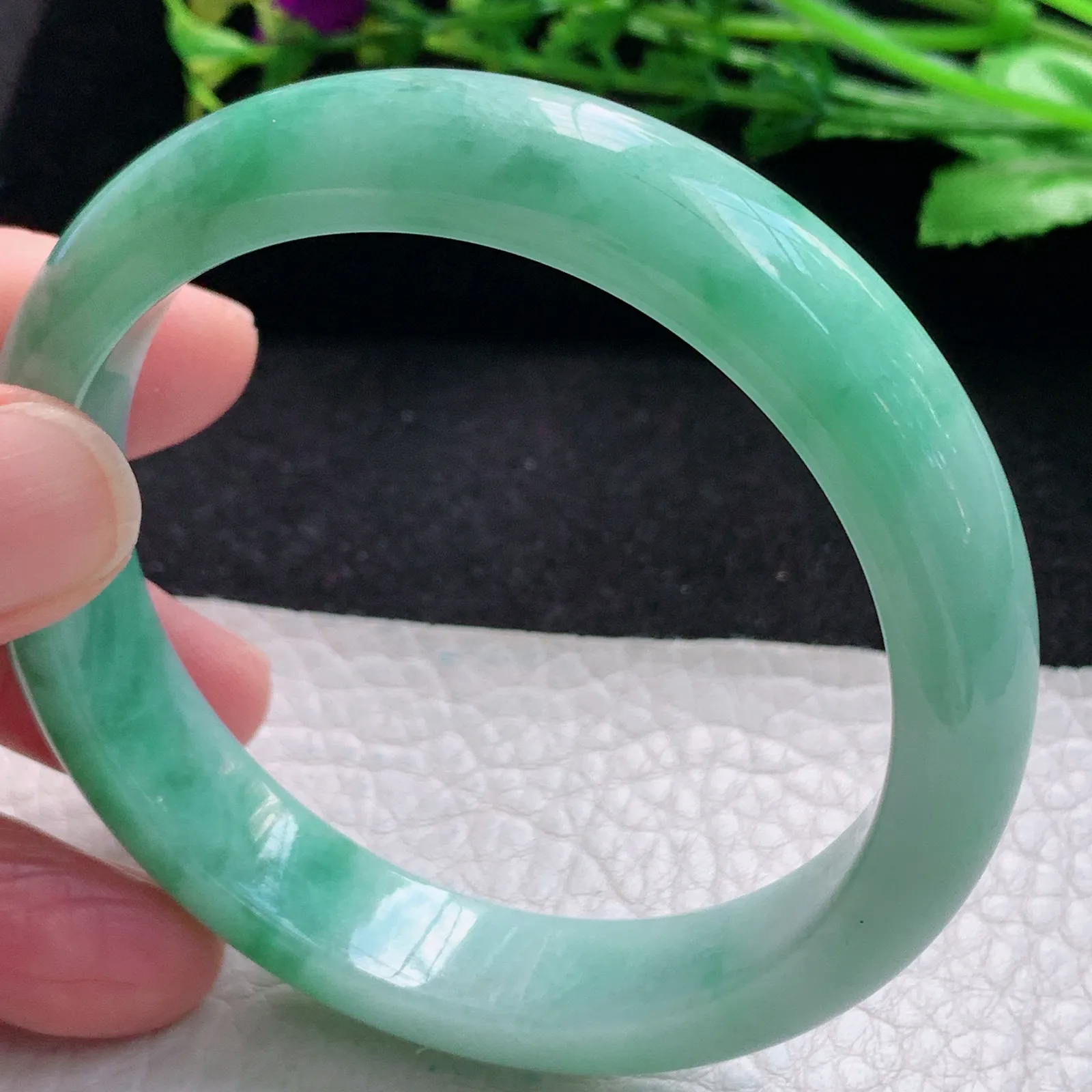 js自然光55.5*12*7.5平安镯 缅甸翡翠a货玉手镯飘绿宽边珠宝玉手环