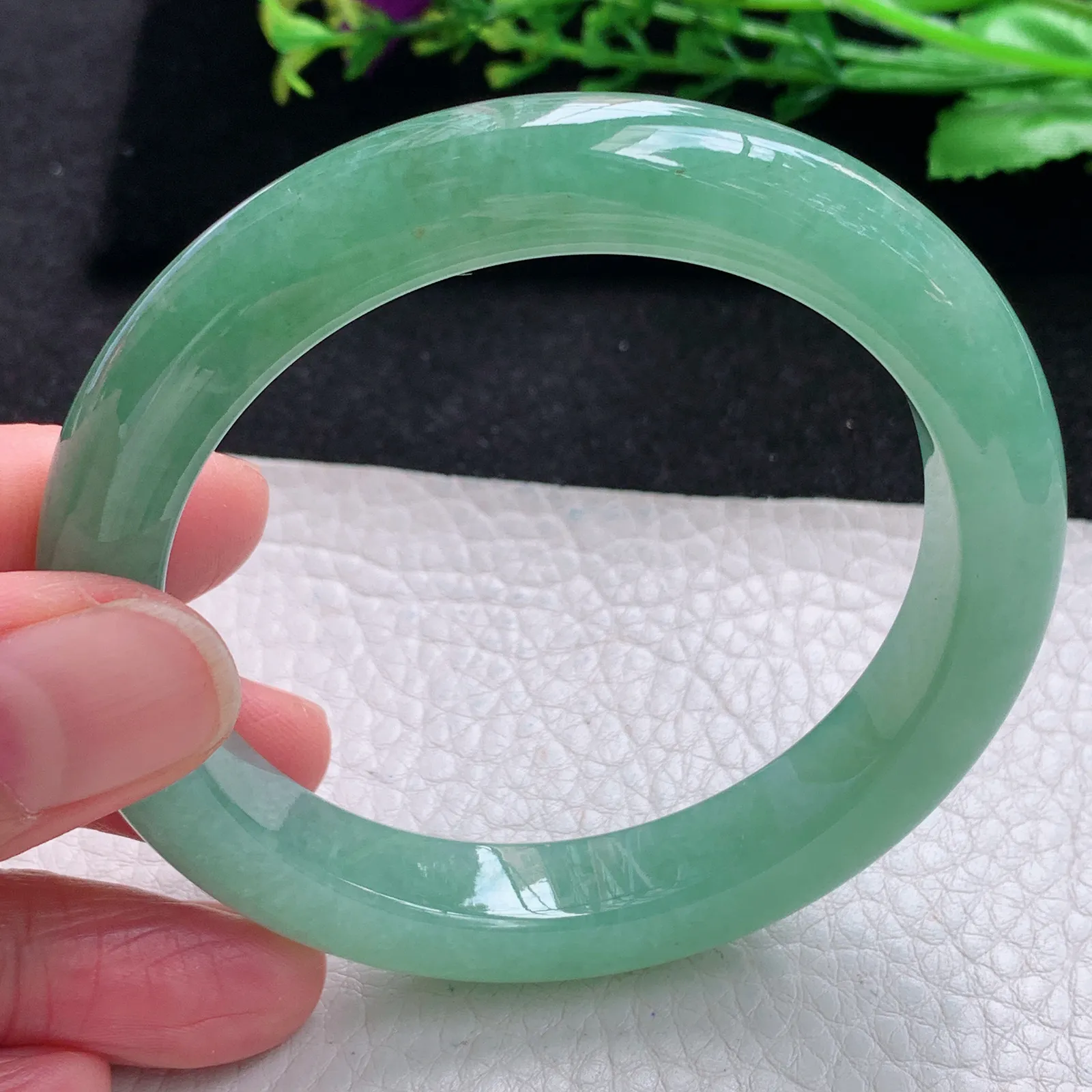 yh自然光56.6*10.5*9平安镯 缅甸翡翠a货玉手镯冰绿秀气宽边珠宝玉手环