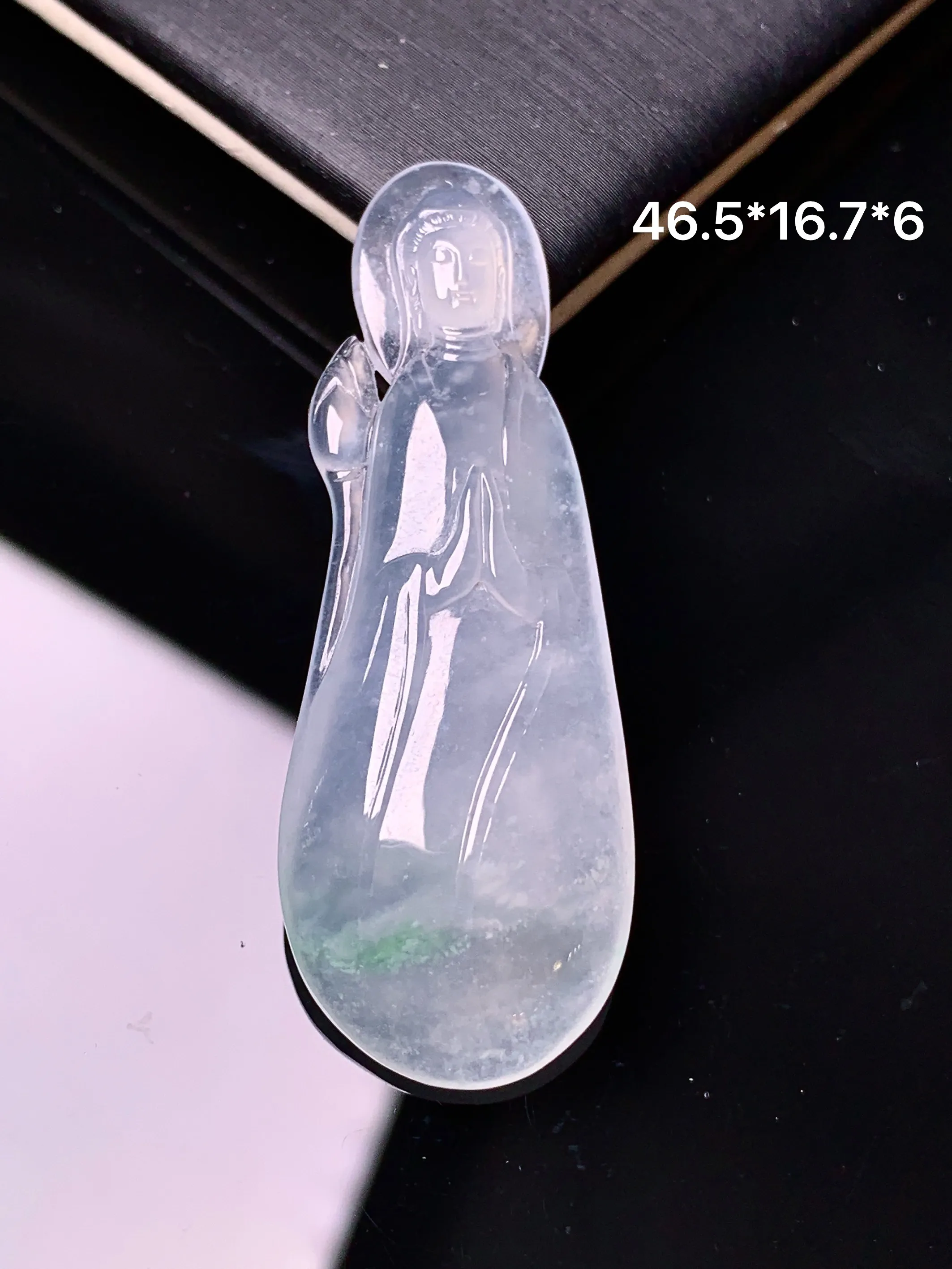 冰种飘绿观音吊坠 玉质细腻 色泽清新艳丽 整体尺寸46.5*16.7*6