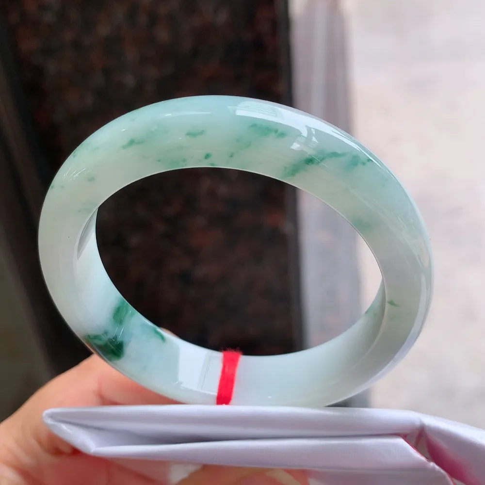 正圈冰飘花 无瑕 尺寸:54.7/12.5/8.5 花美