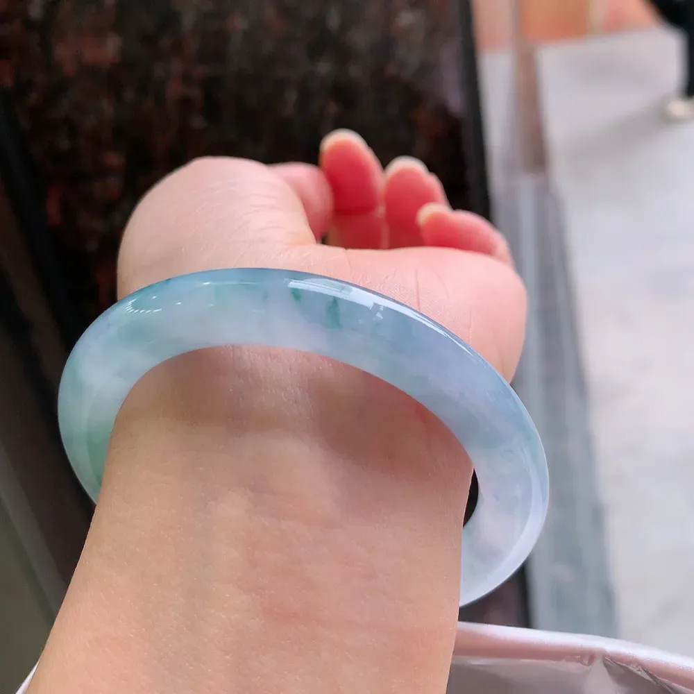 圆条高冰春彩 无瑕 尺寸:52.8/9.5 种色俱佳