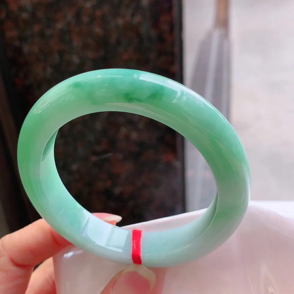 正圈冰糯翠绿 无瑕 尺寸:55.7/12.1/9.7 色好