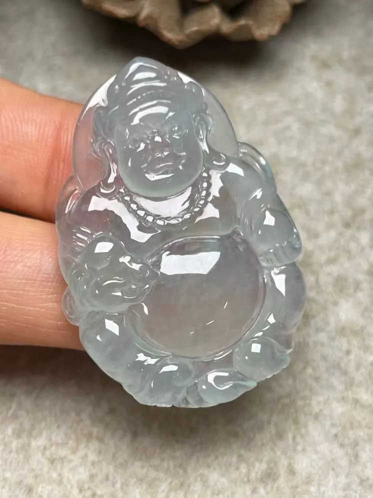 冰种【黄财神】吊坠，种水好，玉质细腻 ，卖相好.