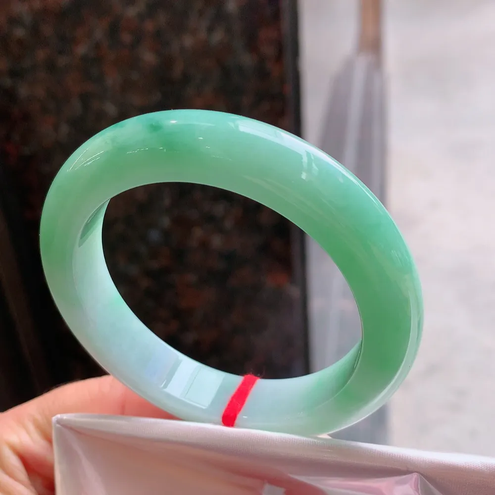 正圈冰糯翠绿 无瑕 尺寸:55.7/12.1/9.7 色好