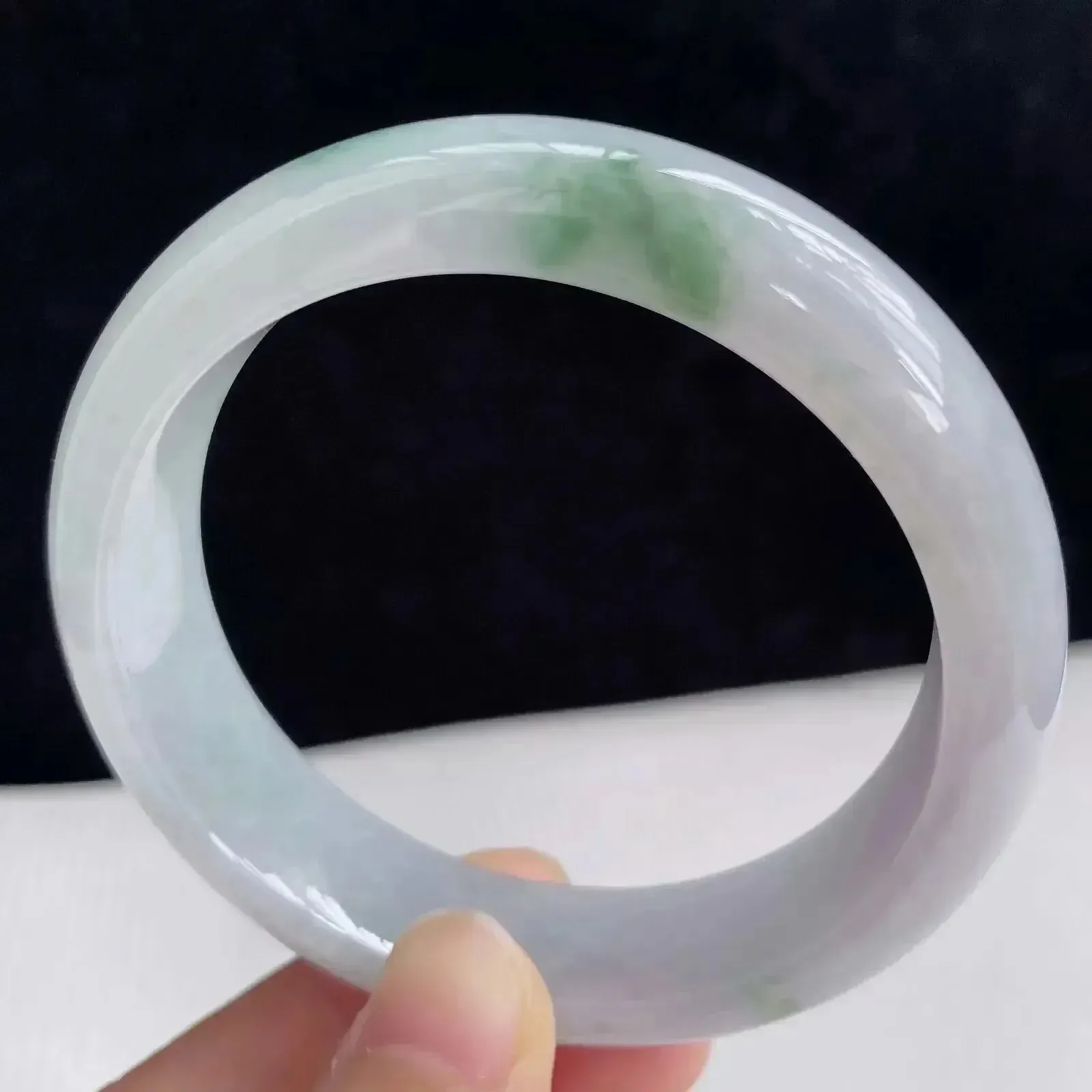 飘花玉石镯子天然翡翠飘绿好种水55mm正圈手镯57.03 克