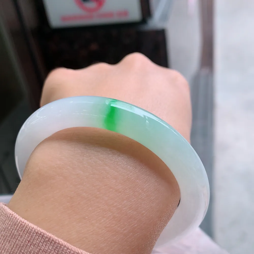 圆条冰春彩 无瑕 尺寸:53.6/9.6 种色兼备