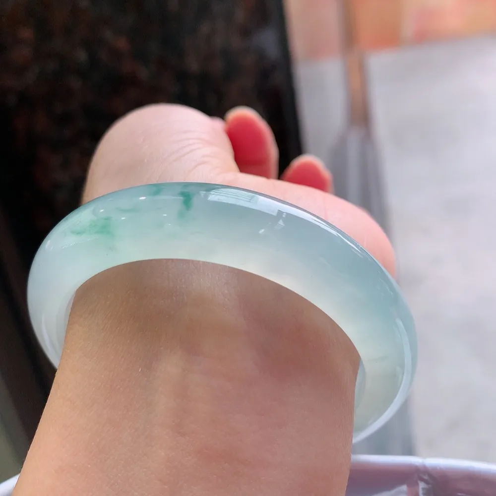 正圈冰玻飘花 无瑕 尺寸:54.1/12.7/8.7 花美 种水好🥰🥰