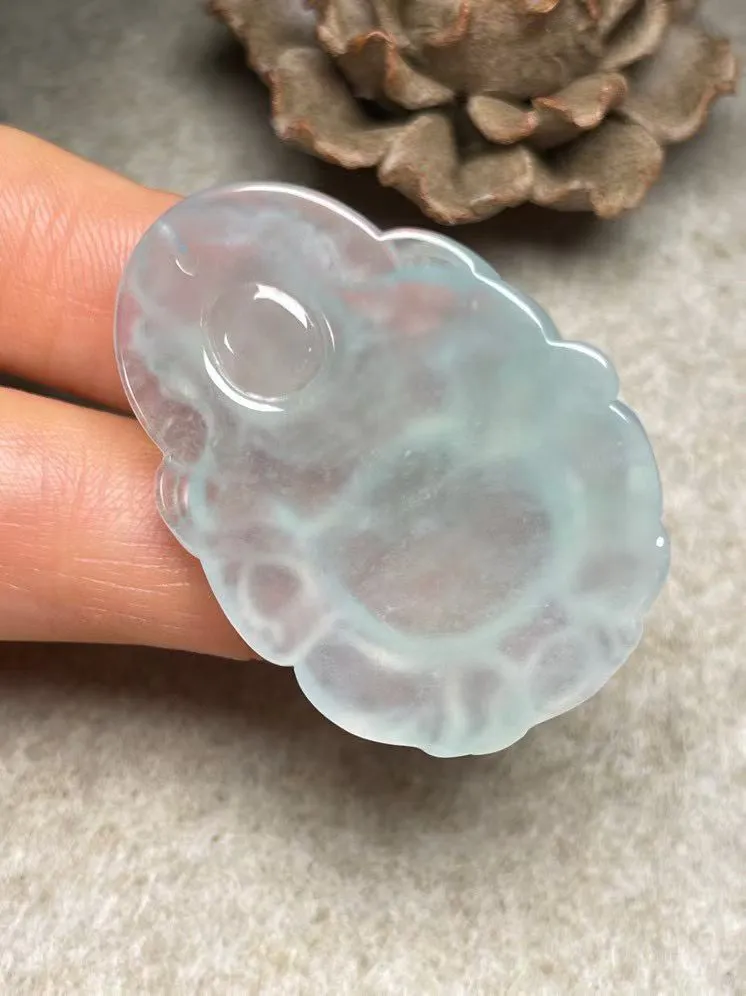 冰种【黄财神】吊坠，种水好，玉质细腻 ，卖相好.