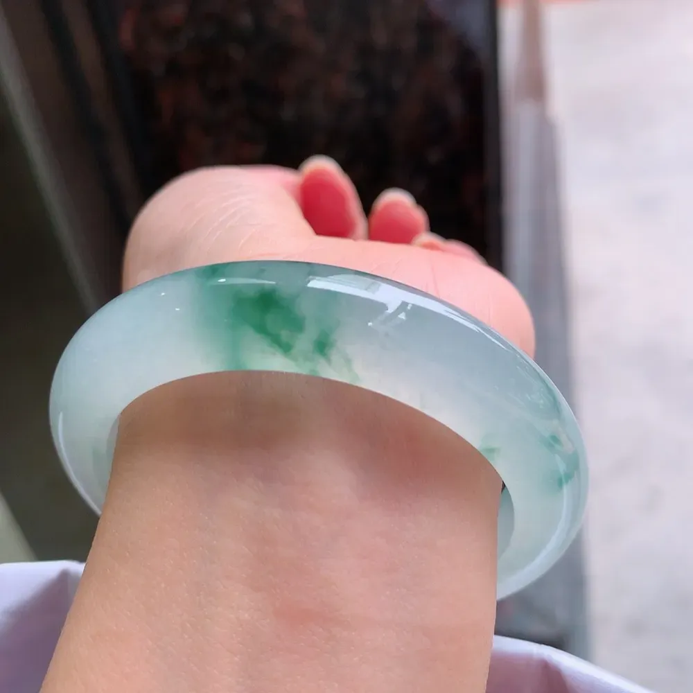 正圈冰玻飘花 无瑕 尺寸:54.8/12.1/9.5 花美 荧光闪闪