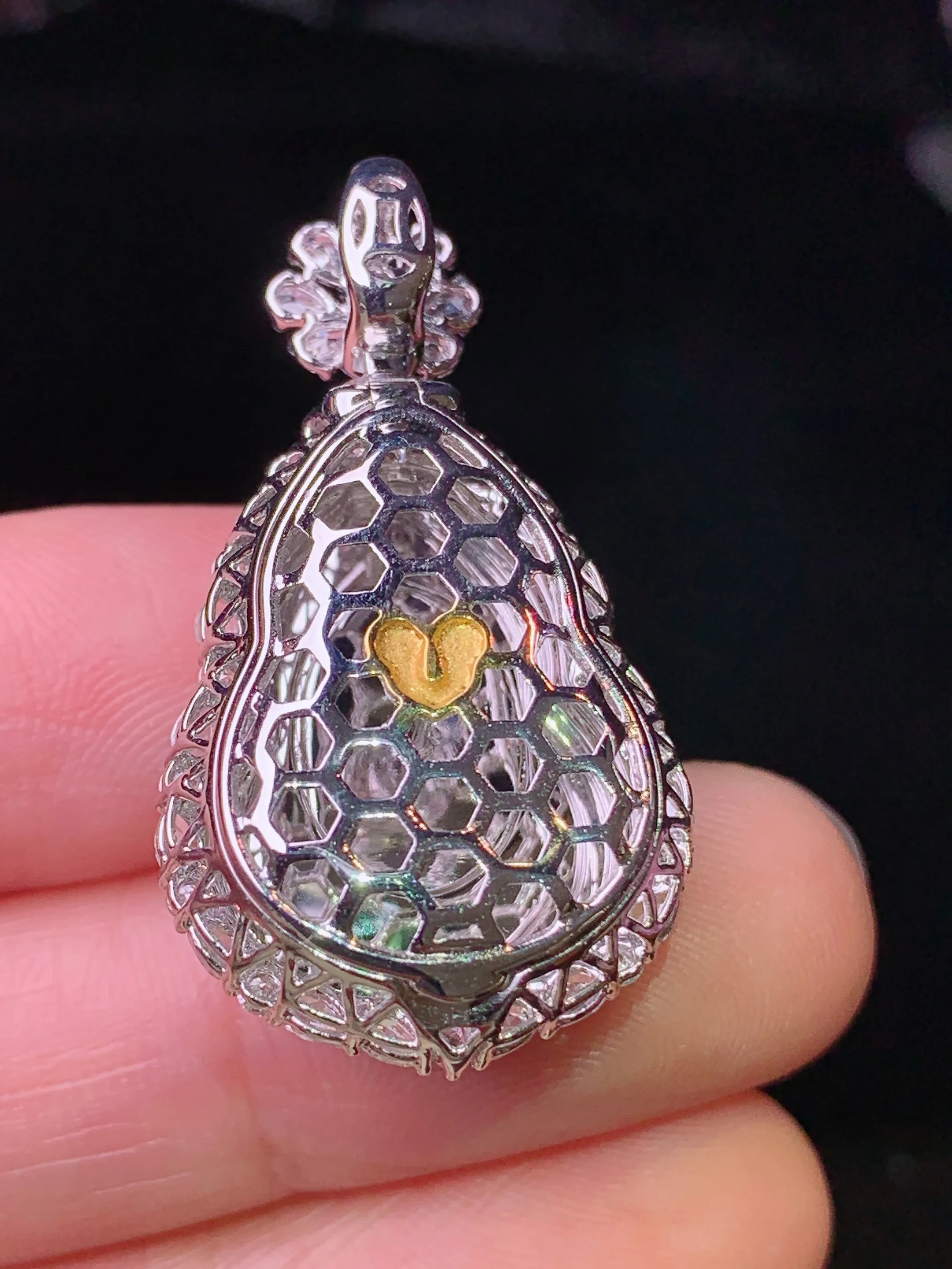 18k金钻镶嵌满绿葫芦吊坠 玉质细腻 色泽清新艳丽 整体尺寸34*18.8*12.5