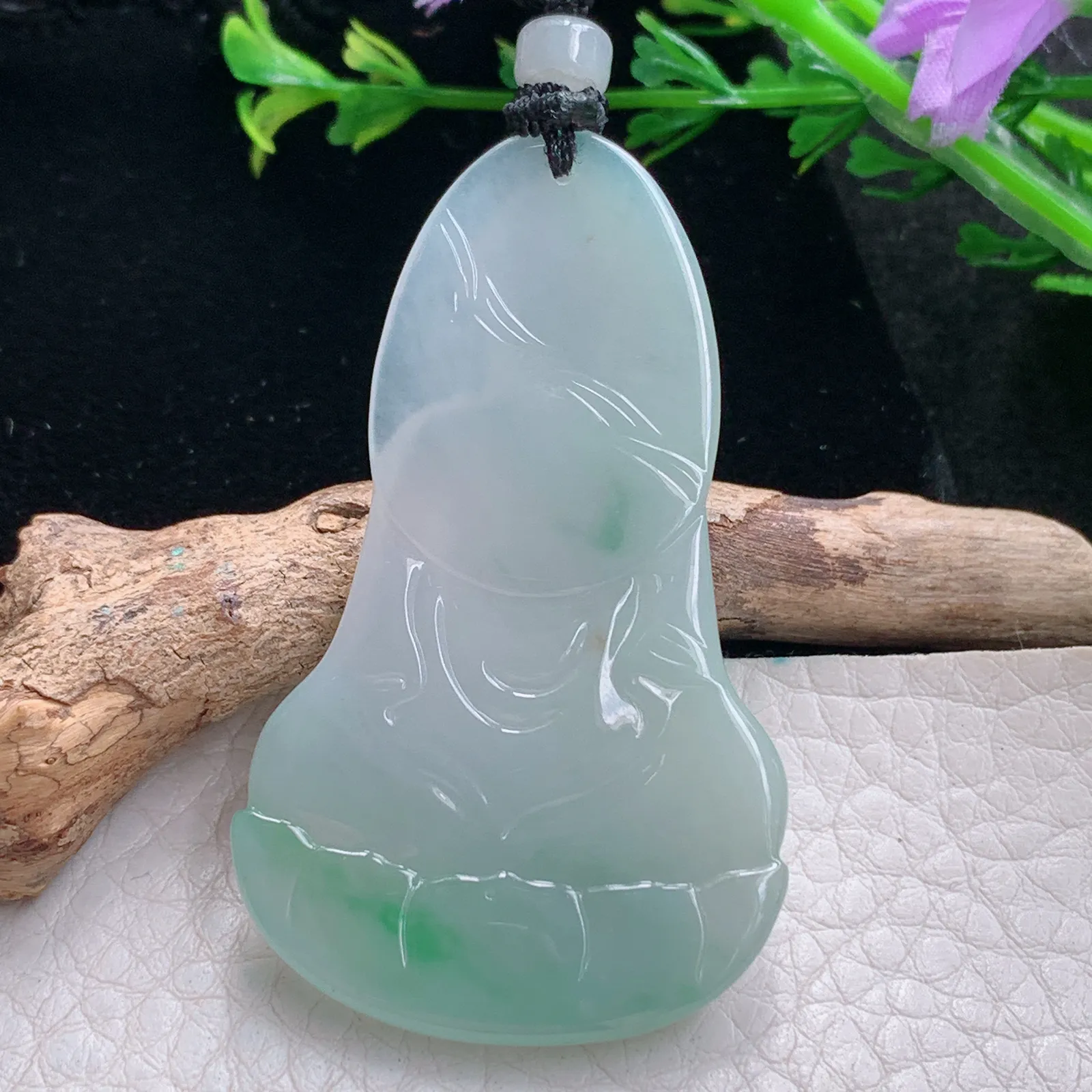 mut自然光55.5*32.3*5.7天然缅甸翡翠飘绿大日如来佛祖玉吊坠 玉挂件