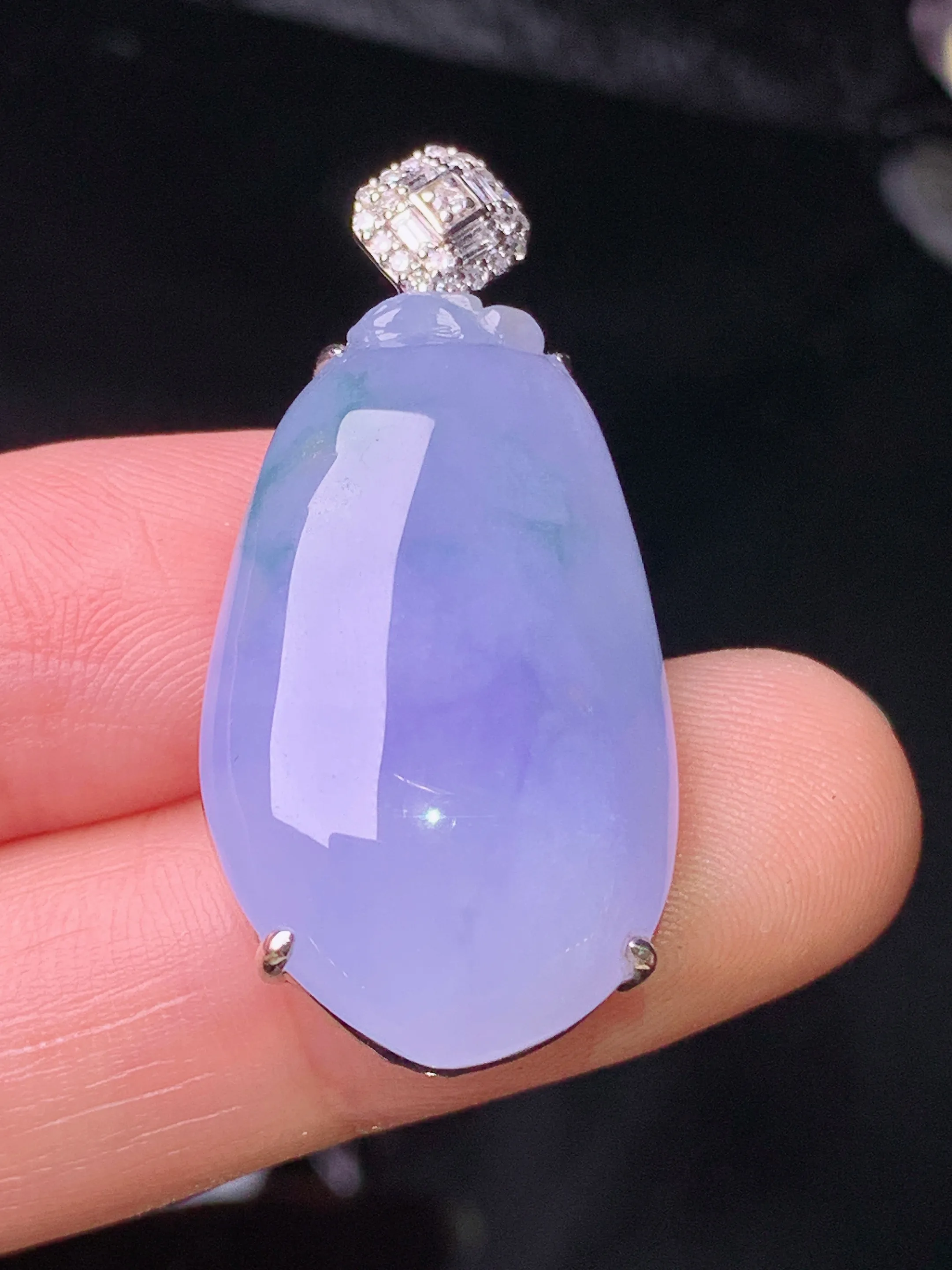 18k金钻镶嵌紫罗兰福瓜吊坠 玉质细腻 色泽清新艳丽 整体尺寸35.2*16.7*7.8