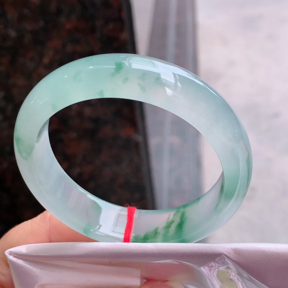 正圈冰玻绿花 无瑕 尺寸:56.1/14.9/8.2 花美 起刚光