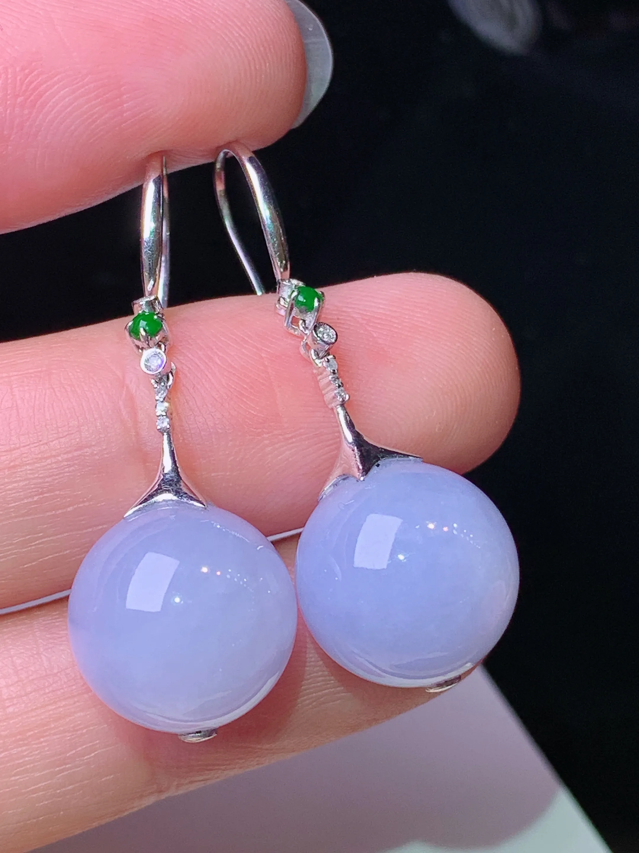 18k金钻镶嵌紫罗兰圆珠耳坠 玉质细腻 色泽清新艳丽 整体尺寸36.7*12.6