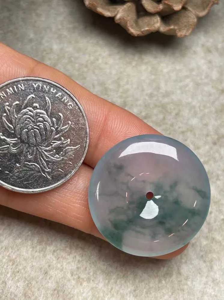 冰种飘花【平安扣】吊坠，种水好，玉质细腻 ，卖相好‘