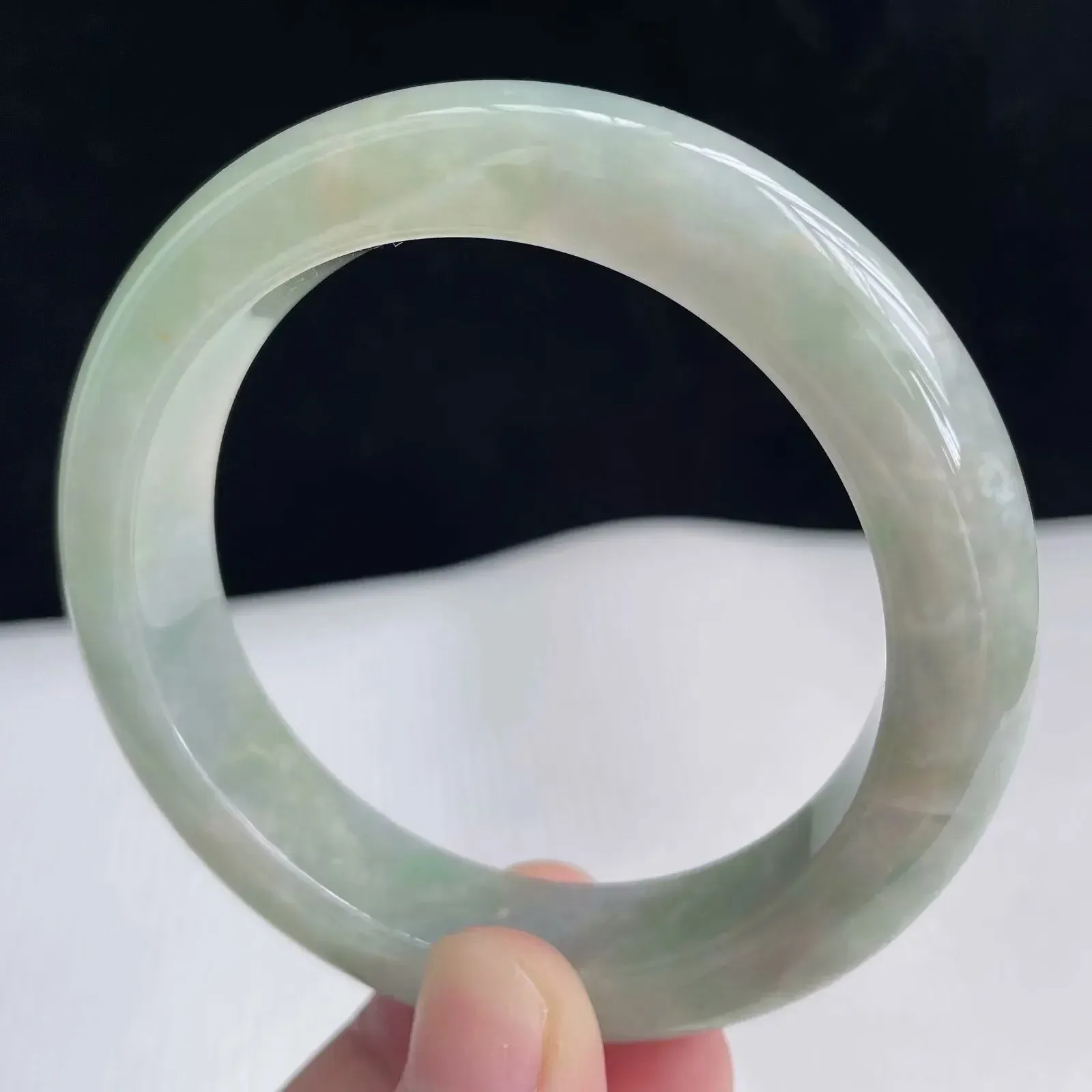 52.6圈飘绿玉镯翡翠好种色满色正圈手镯 59.75g