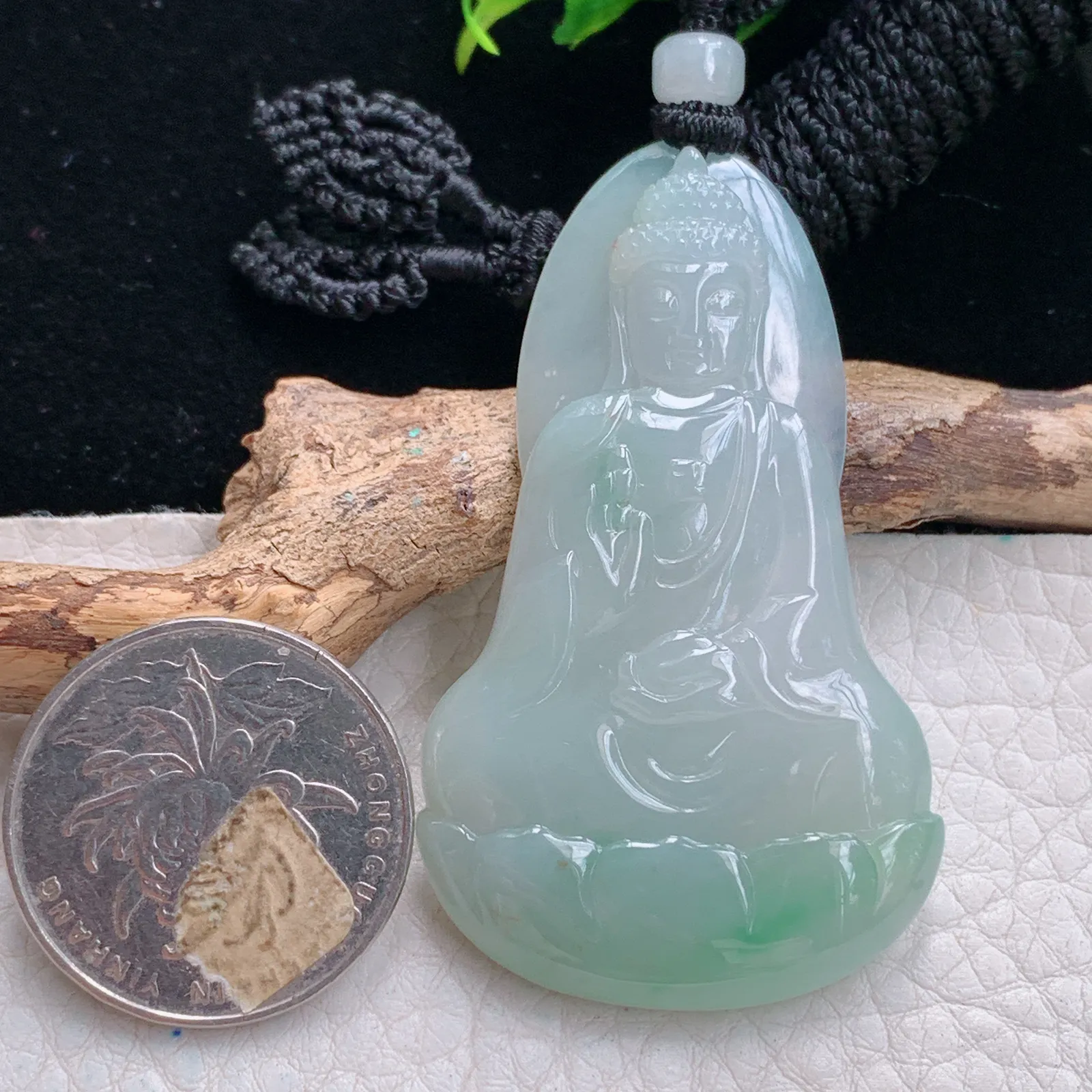 mut自然光55.5*32.3*5.7天然缅甸翡翠飘绿大日如来佛祖玉吊坠 玉挂件