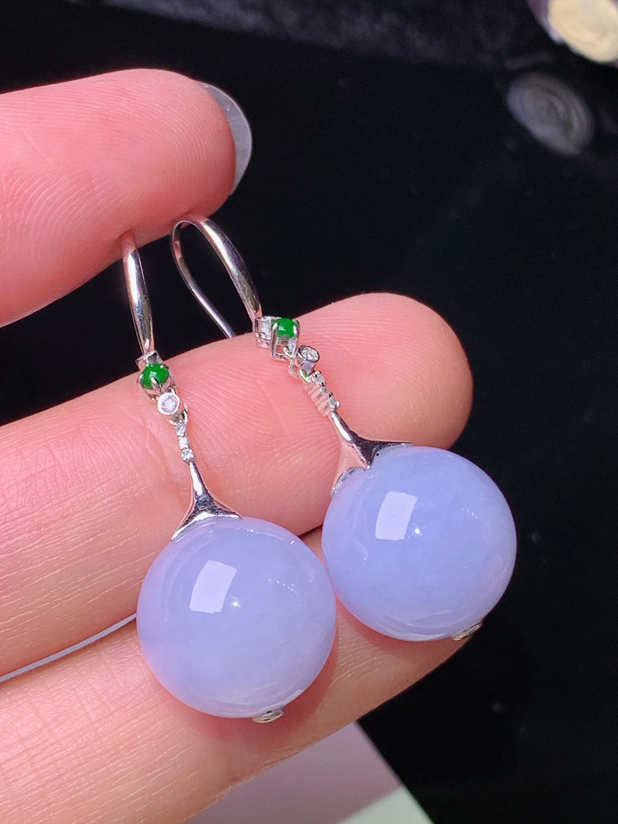 18k金钻镶嵌紫罗兰圆珠耳坠 玉质细腻 色泽清新艳丽 整体尺寸36.7*12.6