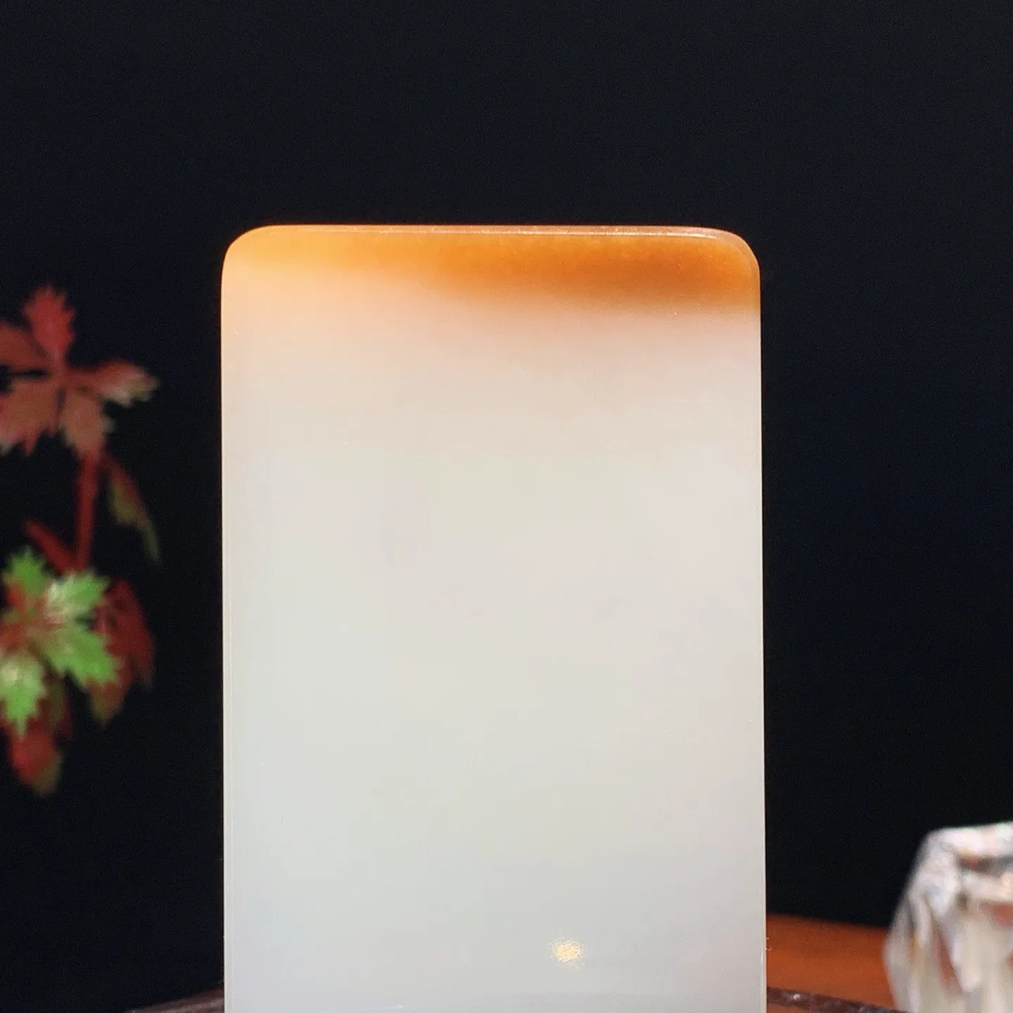 收藏级！新疆和田玉羊脂白且末糖平安无事牌挂件。尺寸67/41/10重74.5克。玉质细腻油润！手推出油。佩戴高端典雅。lt251119