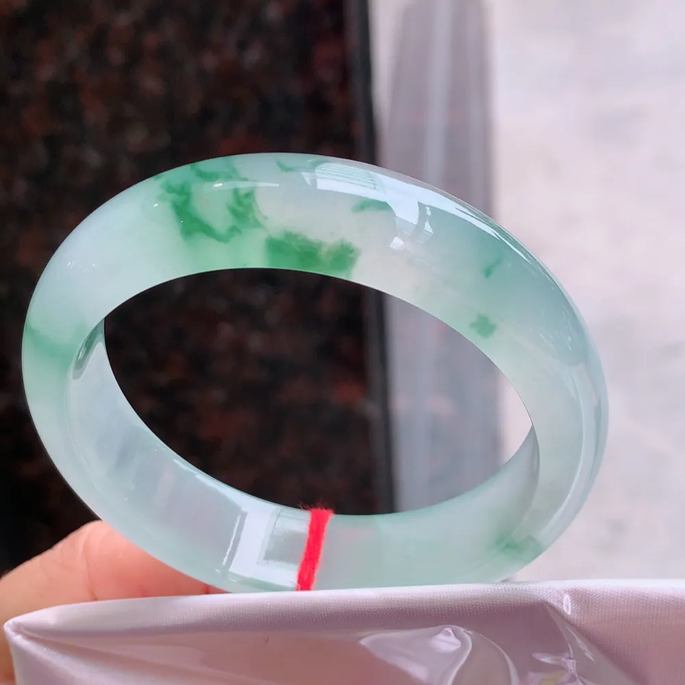 正圈冰玻绿花 无瑕 尺寸:56.1/14.9/8.2 花美 起刚光