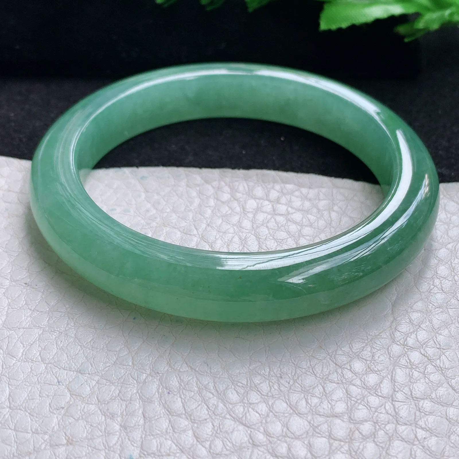 yh自然光56.6*10.5*9平安镯 缅甸翡翠a货玉手镯冰绿秀气宽边珠宝玉手环