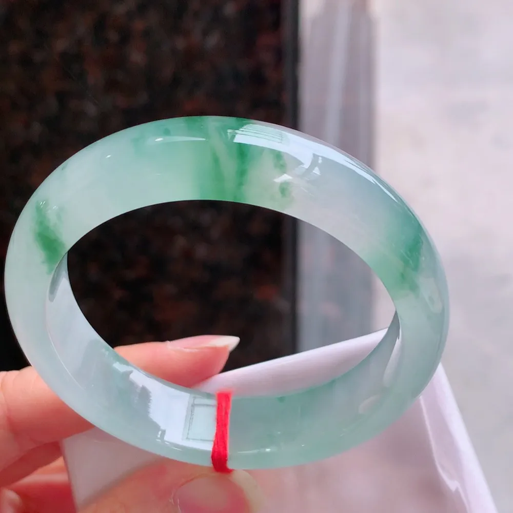 正圈冰玻绿花 无瑕 尺寸:56.1/14.9/8.2 花美 起刚光