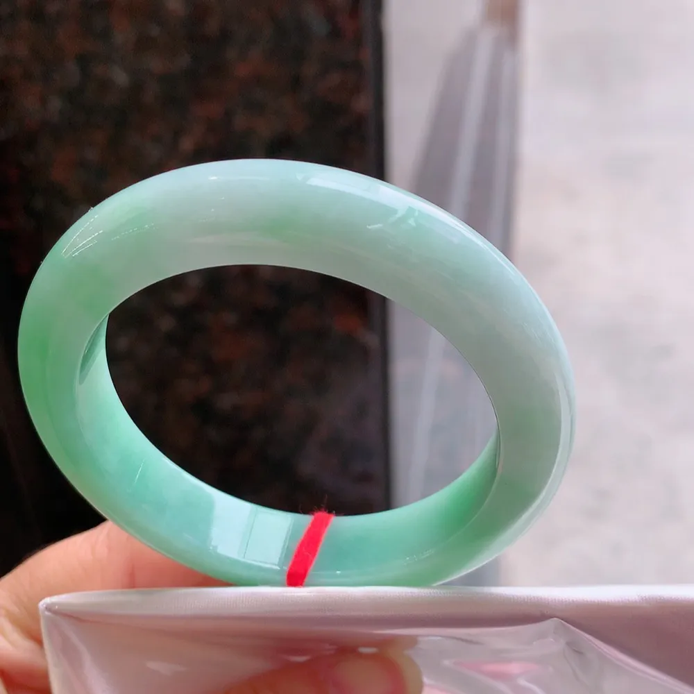 正圈冰糯翠绿 无瑕 尺寸:55.7/12.1/9.7 色好