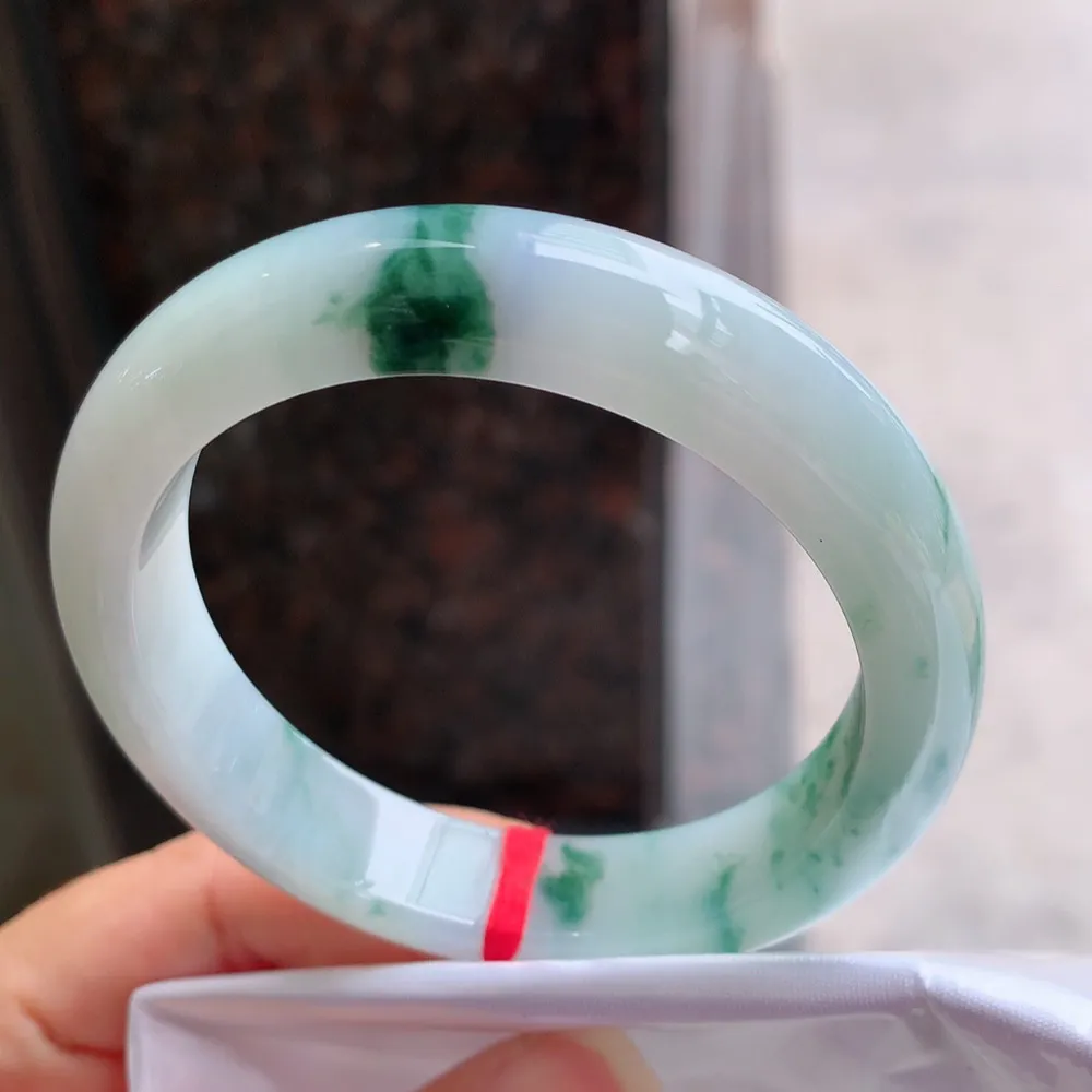 正圈冰飘花 无瑕 尺寸:54.7/12.5/8.5 花美