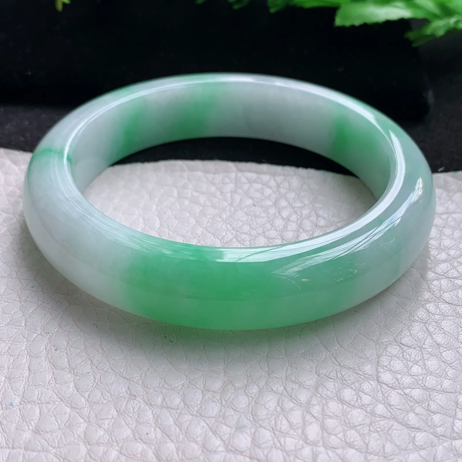 xc自然光57.5*13.2*8.8平安镯 缅甸翡翠a货玉手镯飘绿宽边珠宝玉手环