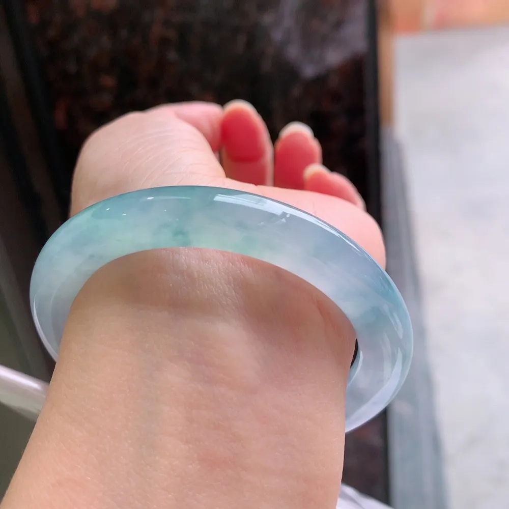 圆条高冰春彩 无瑕 尺寸:52.8/9.5 种色俱佳