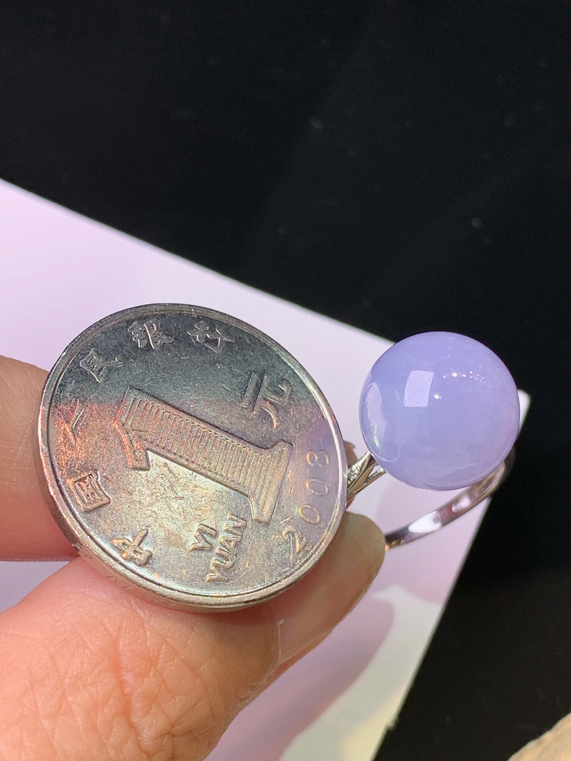 18k金钻镶嵌紫罗兰圆珠戒指 玉质细腻 色泽清新艳丽 圈口14 整体尺寸12.2