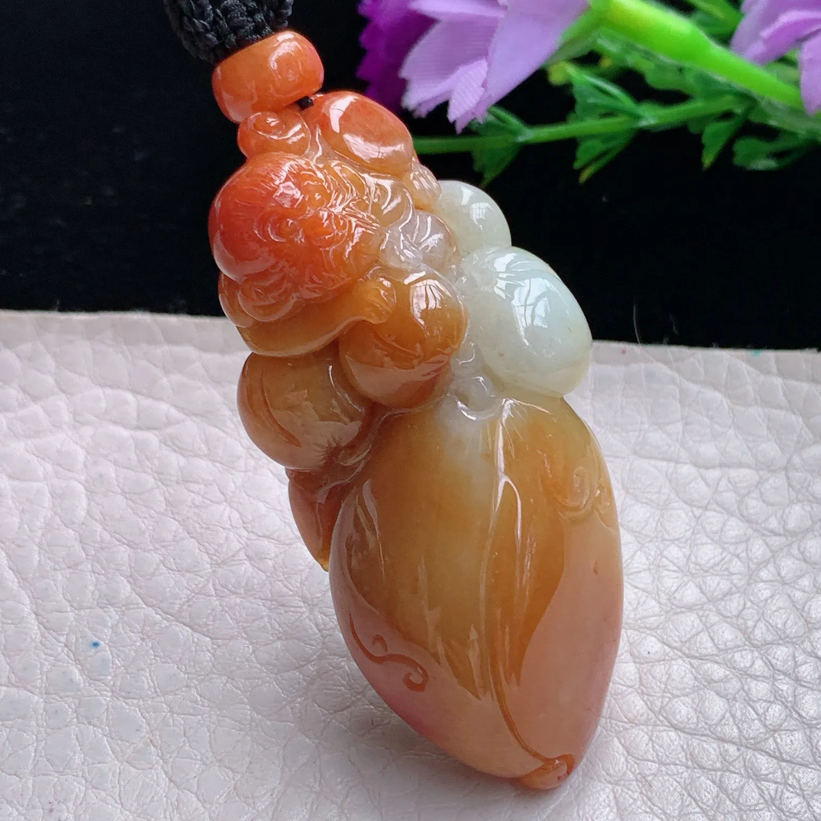 mut自然光53.5*24.5*17.6天然缅甸翡翠冰红灵猴抱寿桃玉吊坠 玉挂件