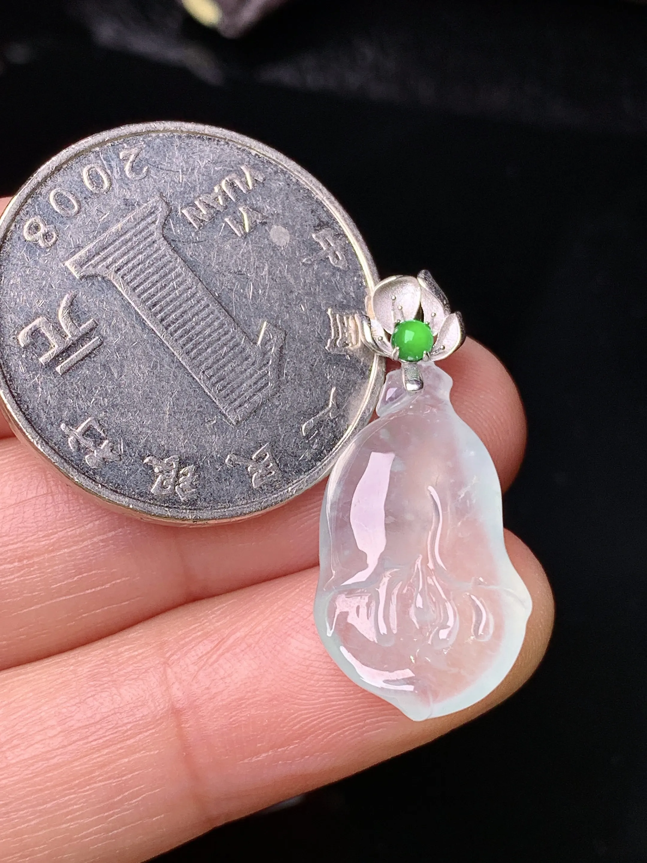 18k金钻镶嵌冰种花蕾吊坠 玉质细腻 色泽清新艳丽 整体尺寸27.8*12.5*5.5