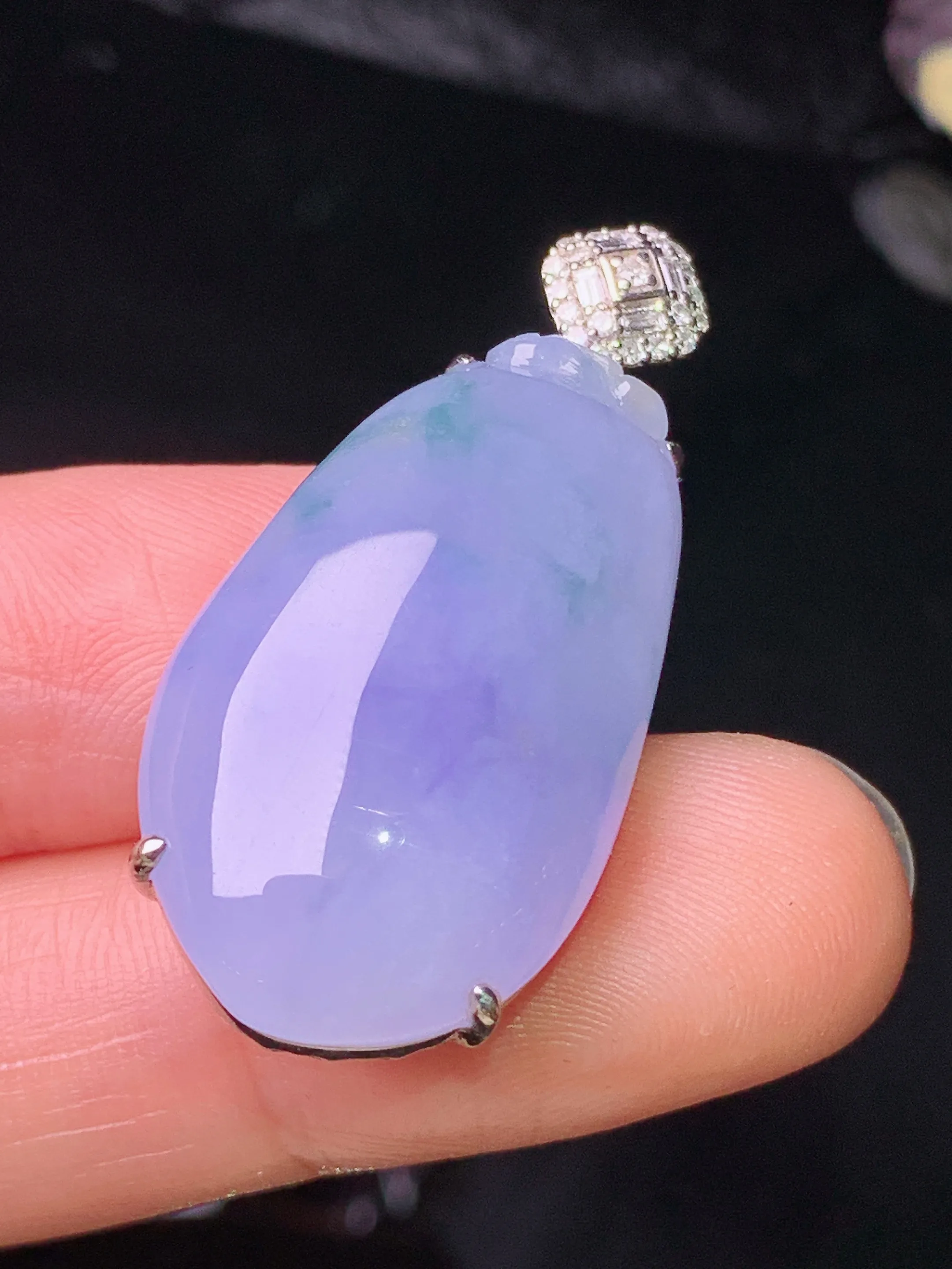 18k金钻镶嵌紫罗兰福瓜吊坠 玉质细腻 色泽清新艳丽 整体尺寸35.2*16.7*7.8