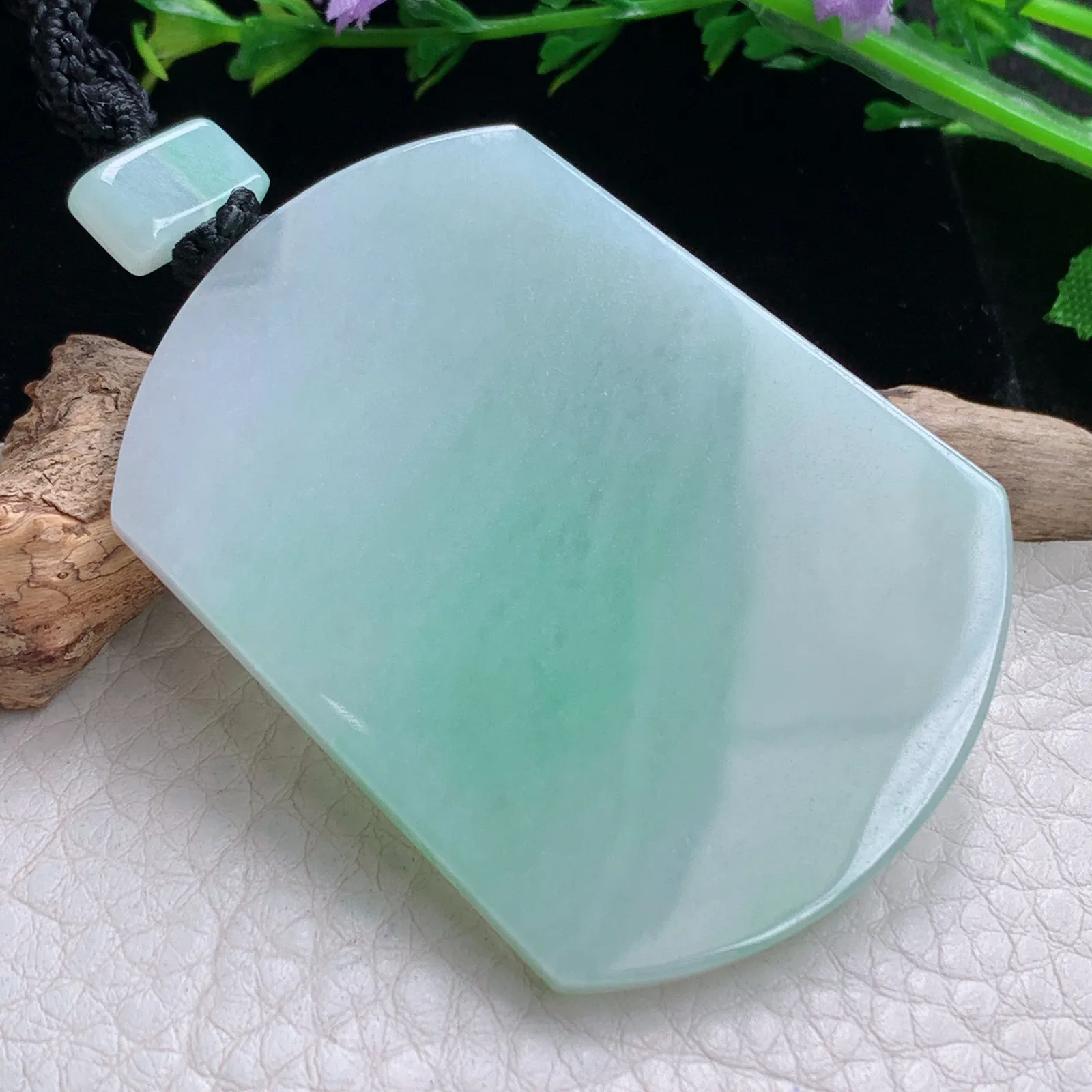 mut自然光53*40.5*4天然缅甸翡翠冰飘绿花平安无事牌玉吊坠 玉挂件