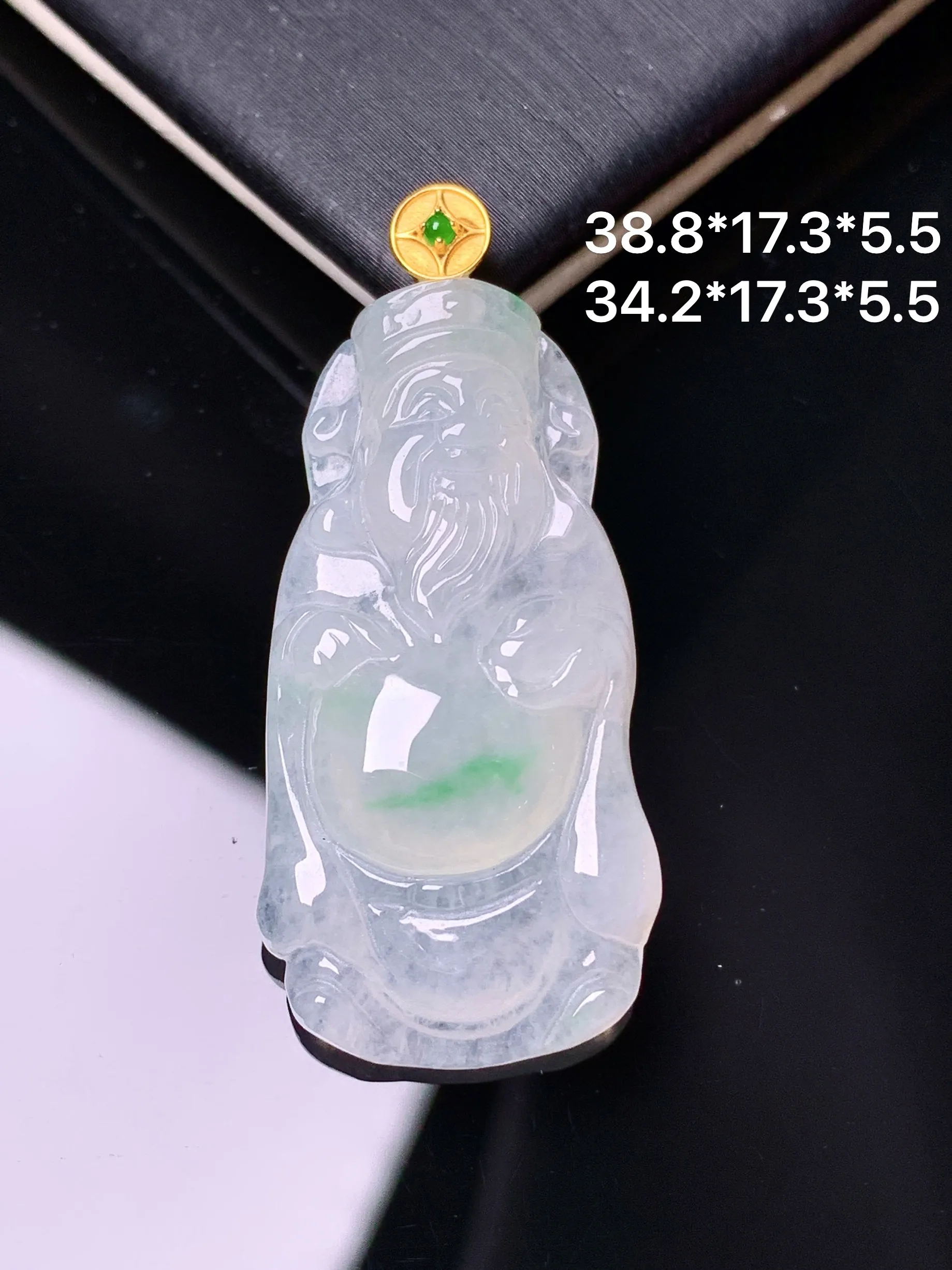 18k金镶嵌飘绿财神吊坠 玉质细腻 色泽清新艳丽 整体尺寸38.8*17.3*5.5