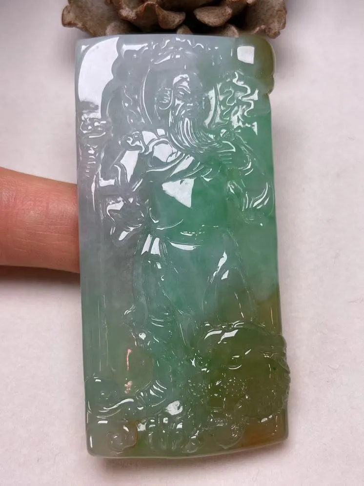 冰糯种三彩【关二爷】吊坠，种水好，玉质细腻 ，卖相好‘.