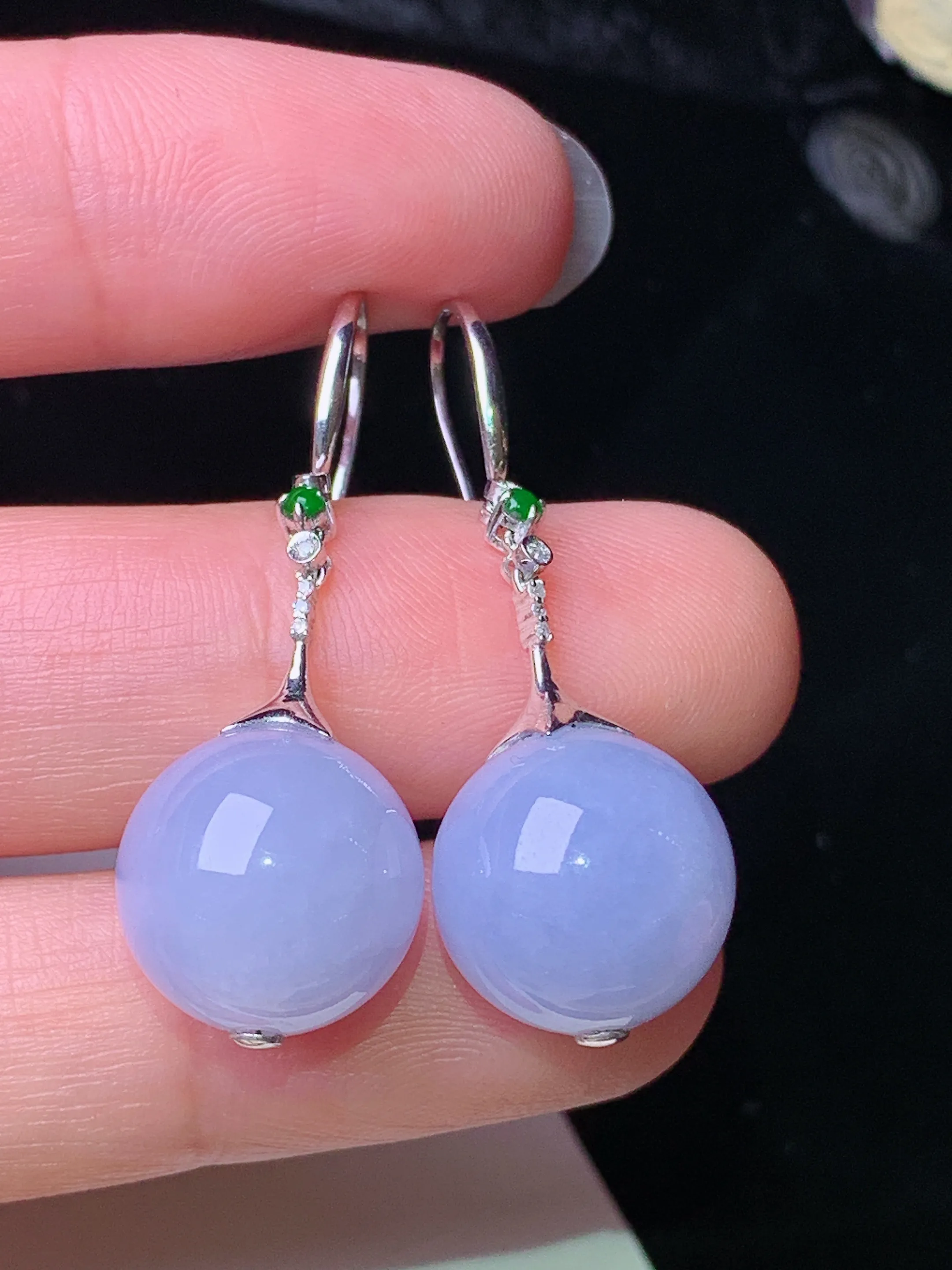 18k金钻镶嵌紫罗兰圆珠耳坠 玉质细腻 色泽清新艳丽 整体尺寸36.7*12.6