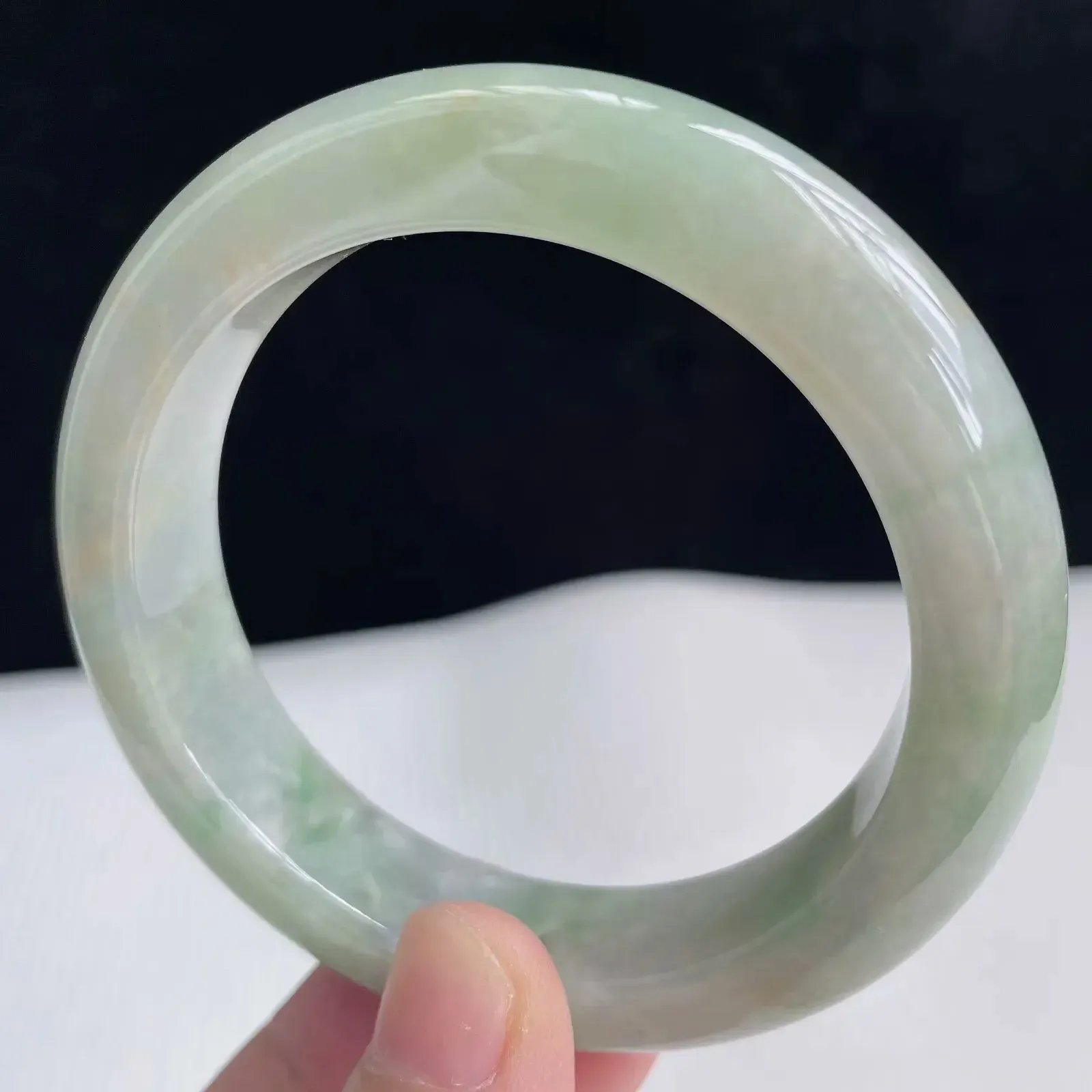 52.6圈飘绿玉镯翡翠好种色满色正圈手镯 59.75g