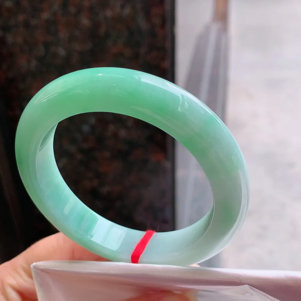 正圈冰糯翠绿 无瑕 尺寸:55.7/12.1/9.7 色好