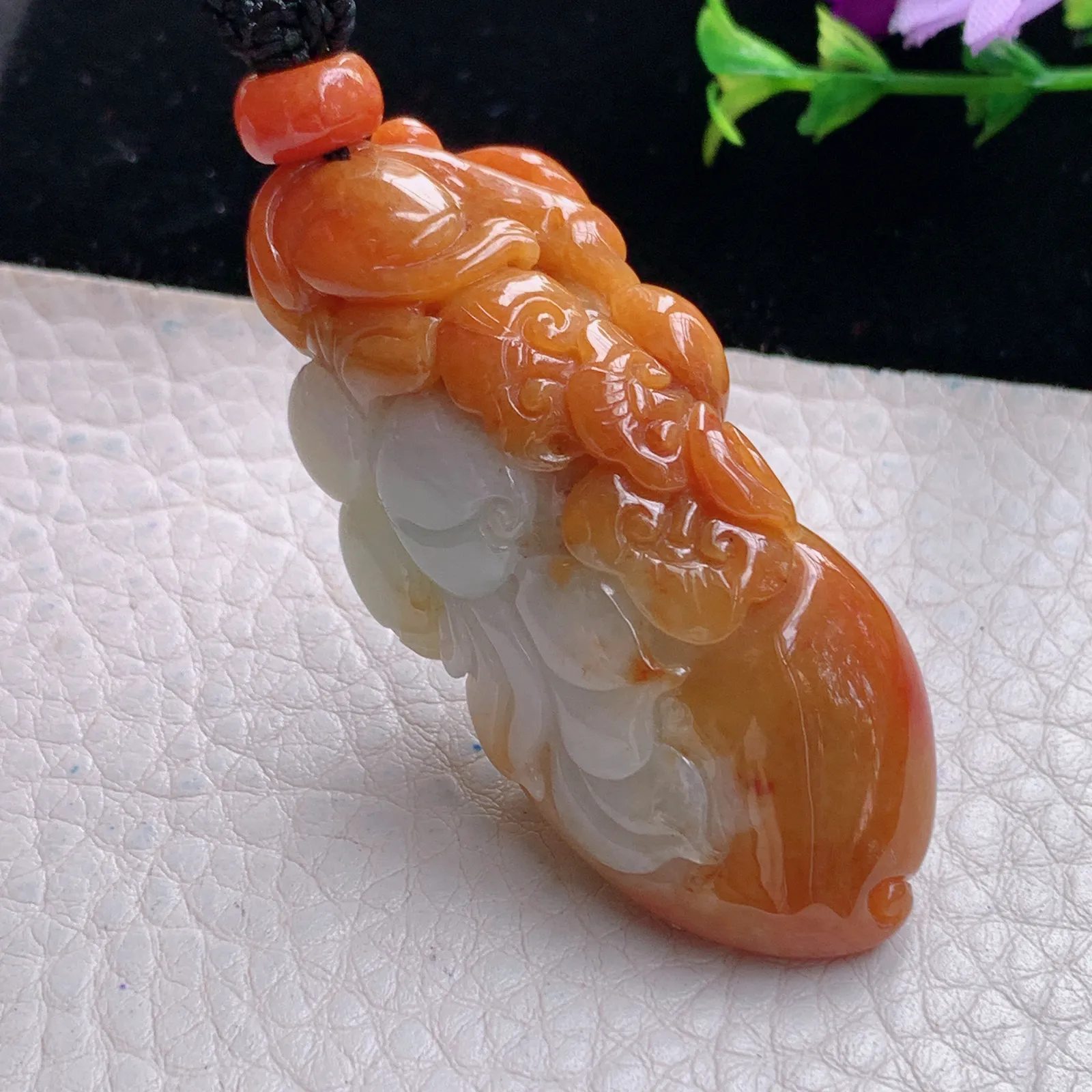 mut自然光53.5*24.5*17.6天然缅甸翡翠冰红灵猴抱寿桃玉吊坠 玉挂件