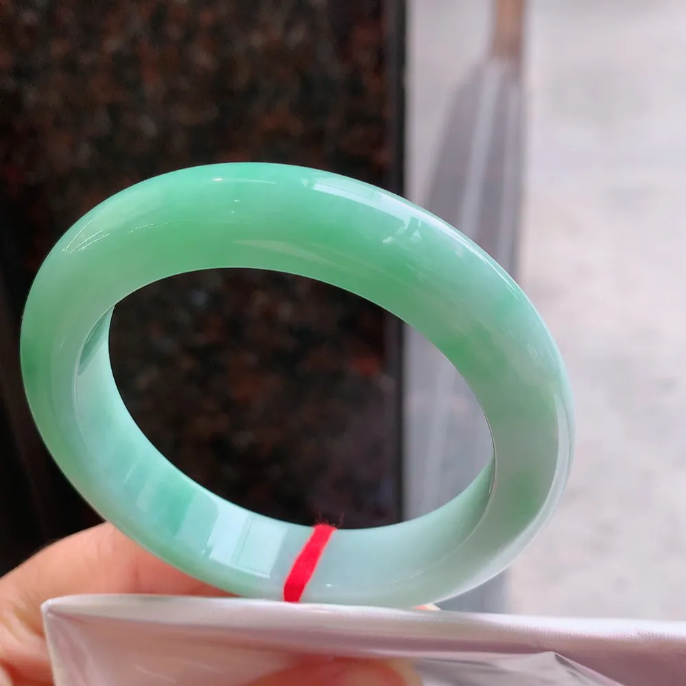 正圈冰糯翠绿 无瑕 尺寸:55.7/12.1/9.7 色好