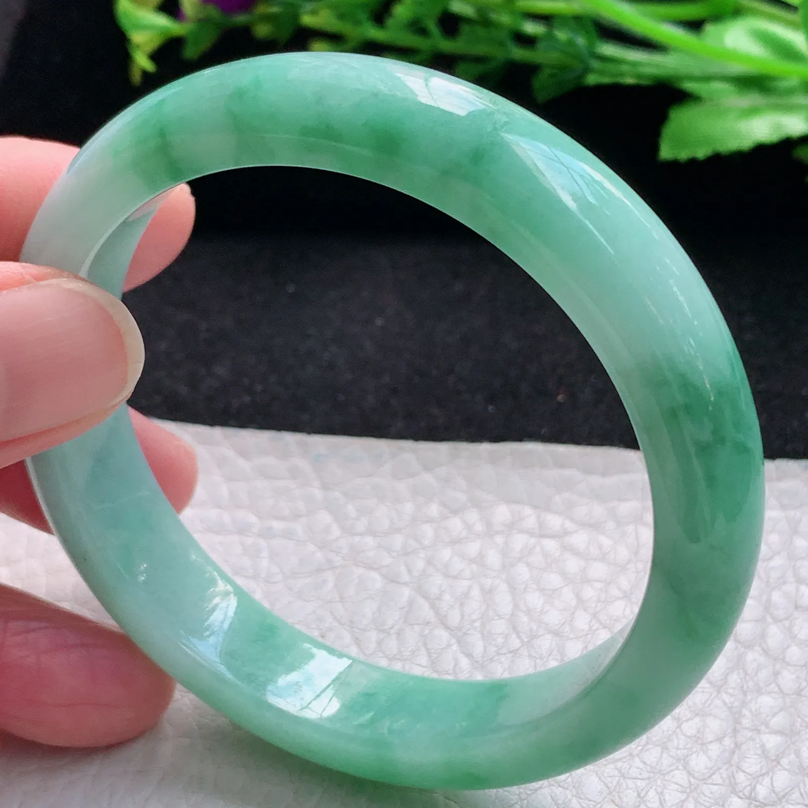 js自然光55.5*12*7.5平安镯 缅甸翡翠a货玉手镯飘绿宽边珠宝玉手环