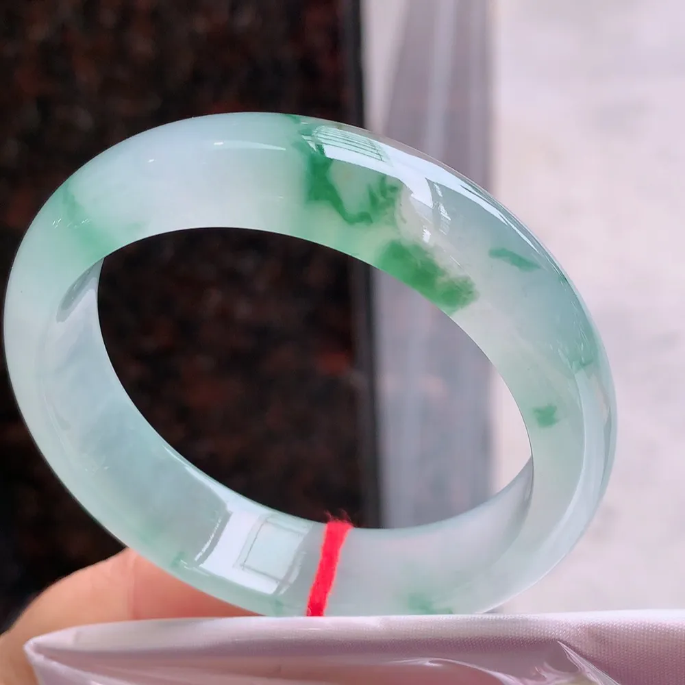 正圈冰玻绿花 无瑕 尺寸:56.1/14.9/8.2 花美 起刚光